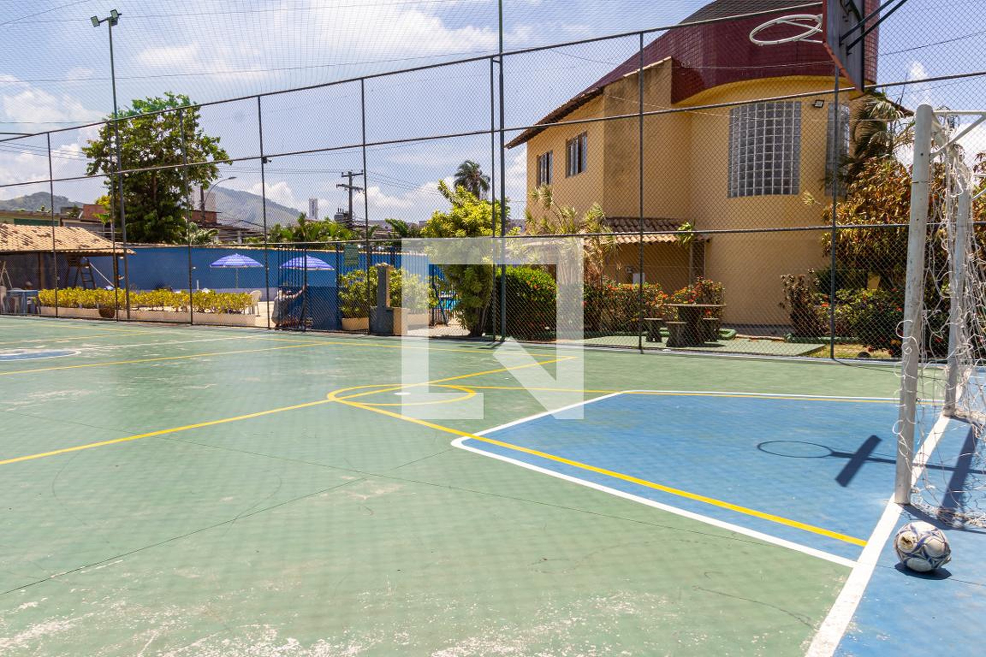 Quadra - Golden Garden