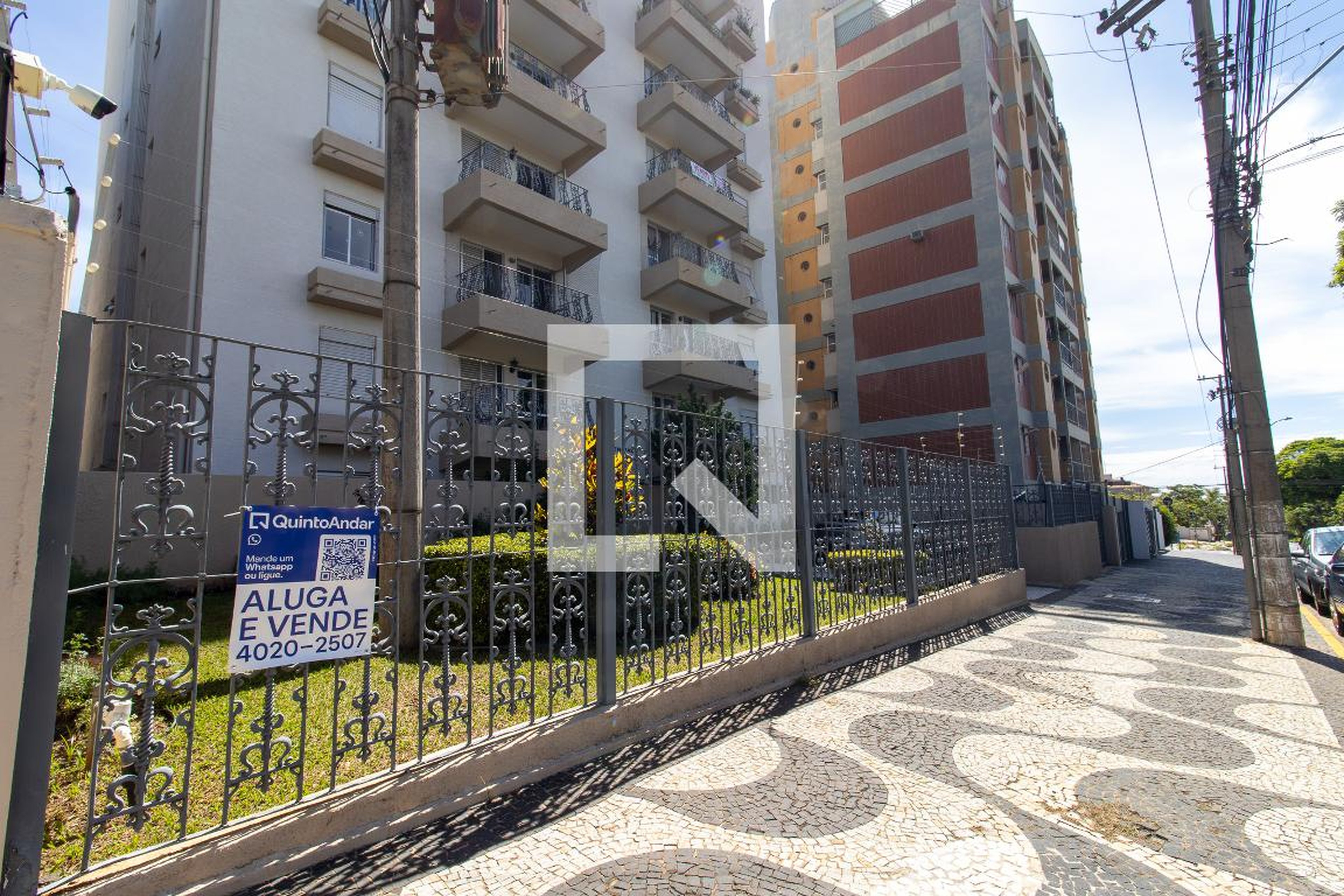 Fachada Condomínio em Avenida João Erbolato, 861