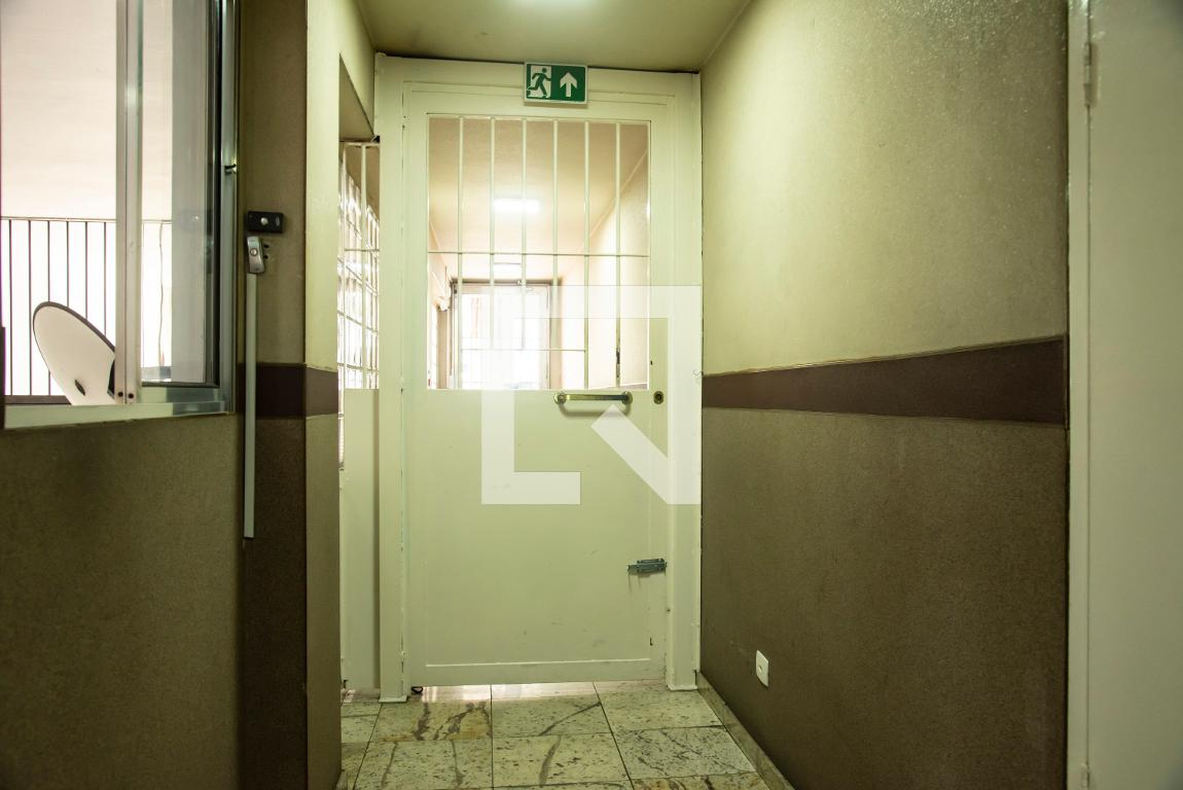 Hall de entrada - Ed. Zina