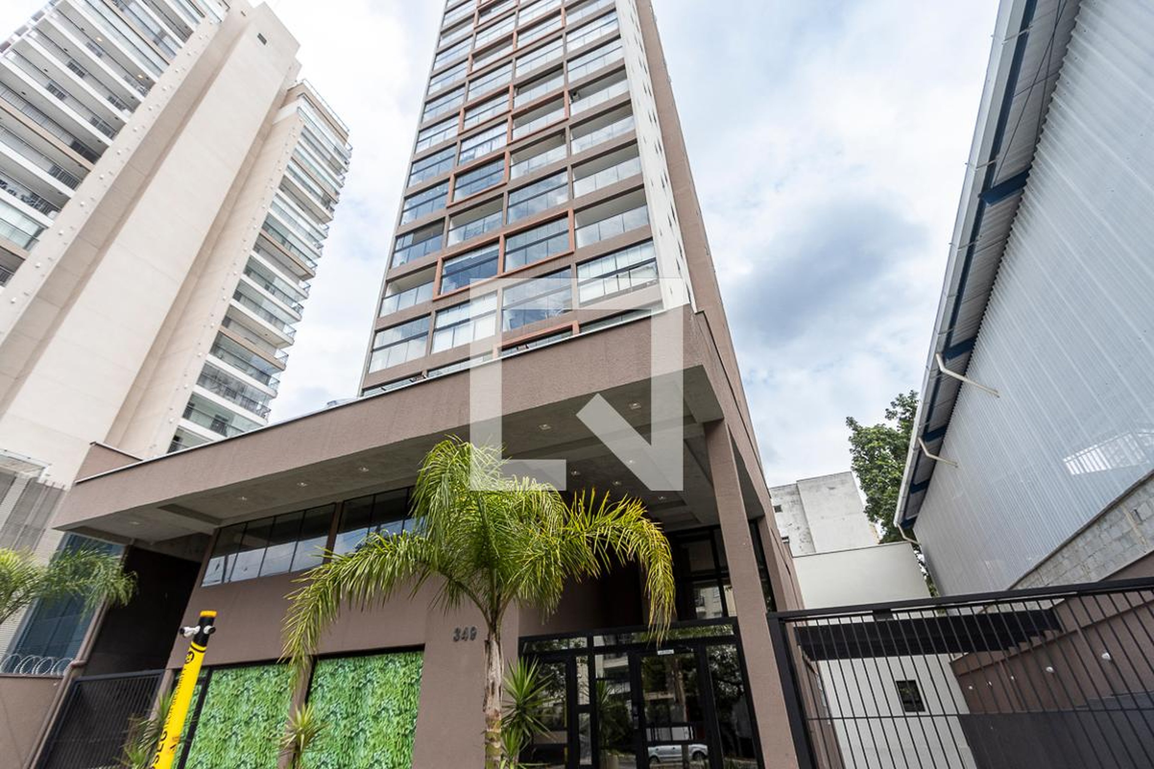 Fachada Condomínio Metrô Arena