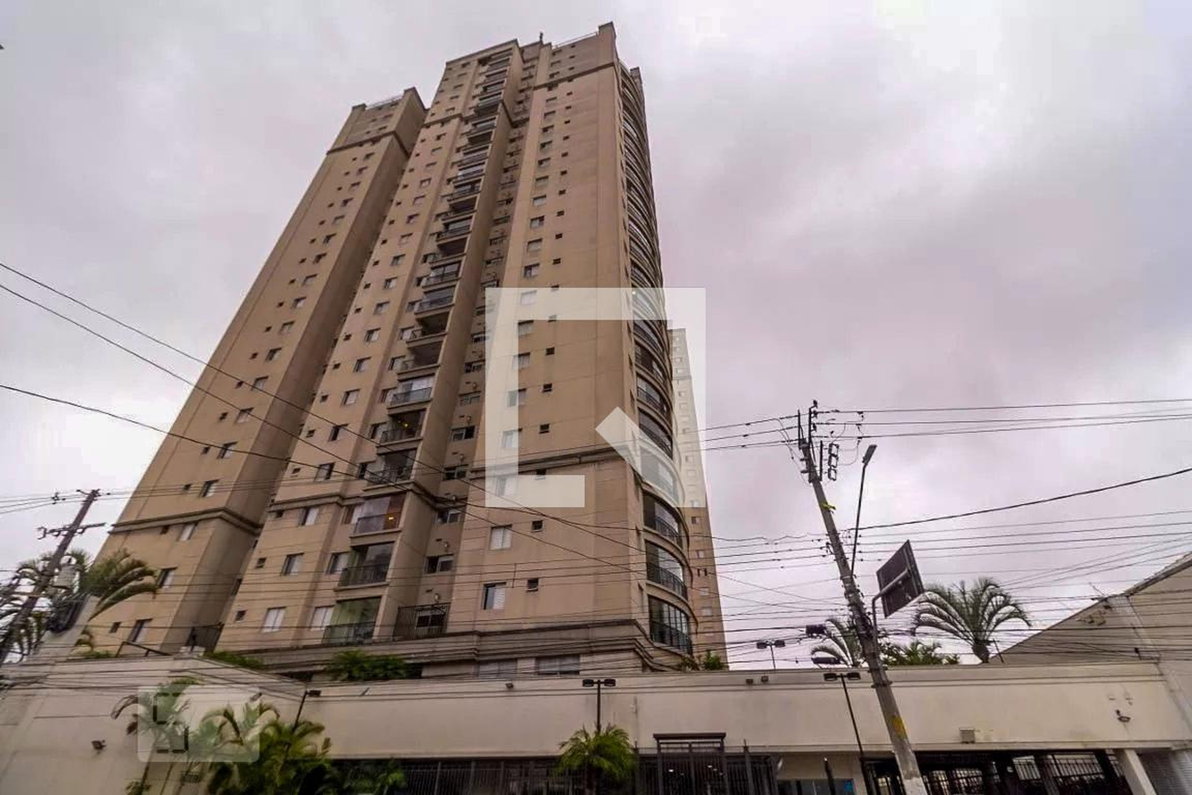 Fachada Condomínio em Rua Orfanato, 611