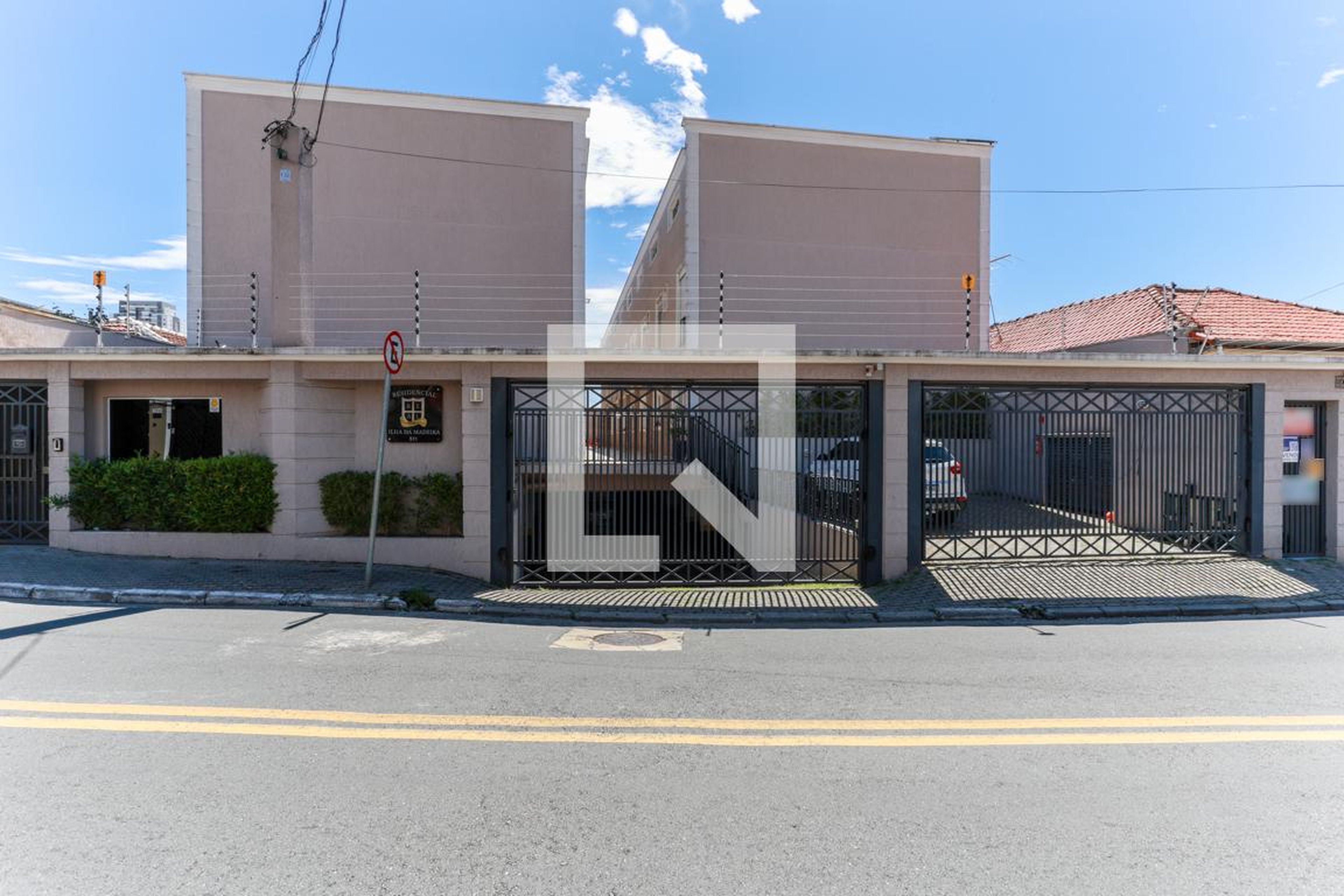 Fachada do condomínio Residencial Ilha da Madeira