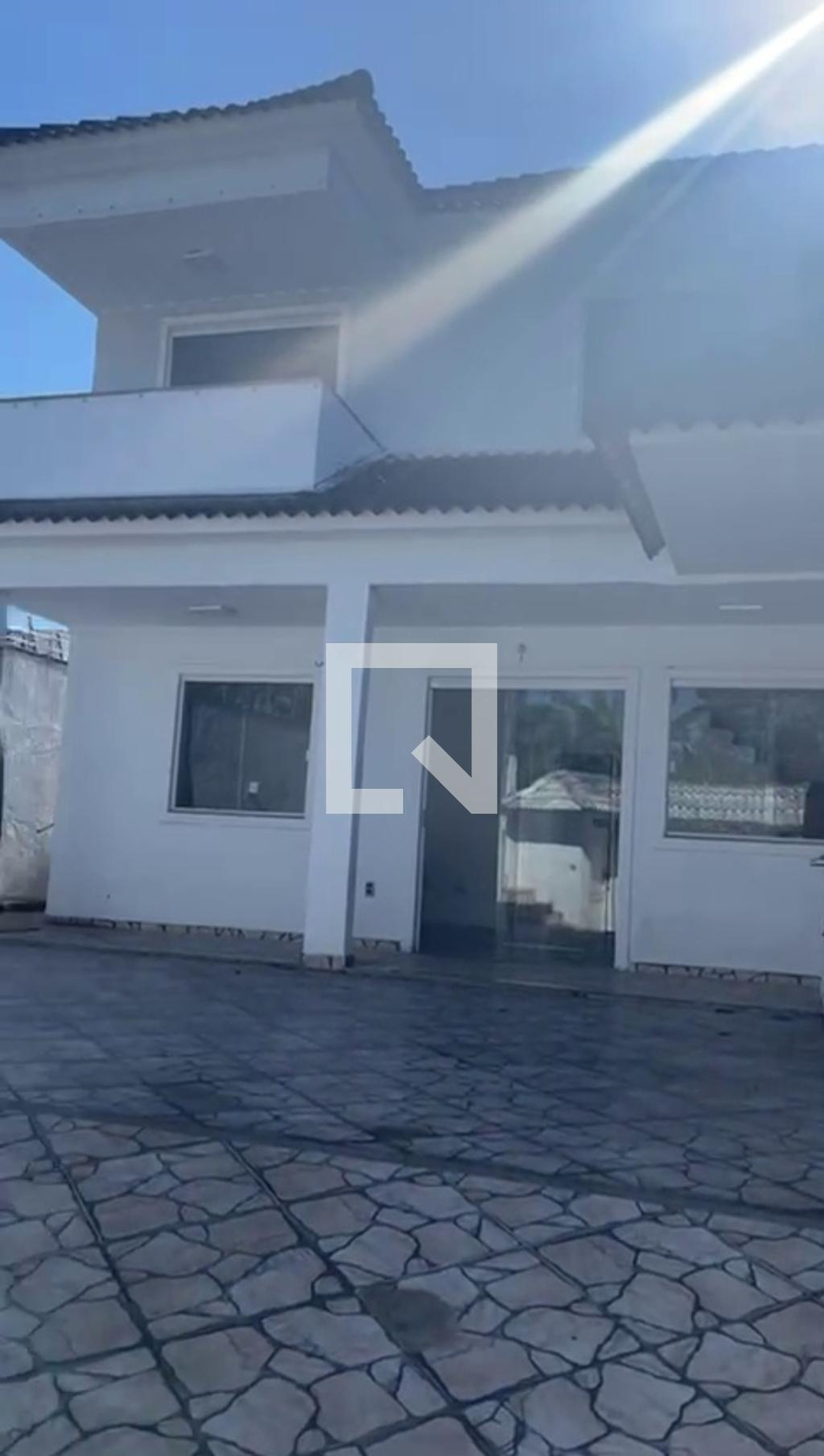 Fachada Condomínio em Rua Doutor Crespo, 19