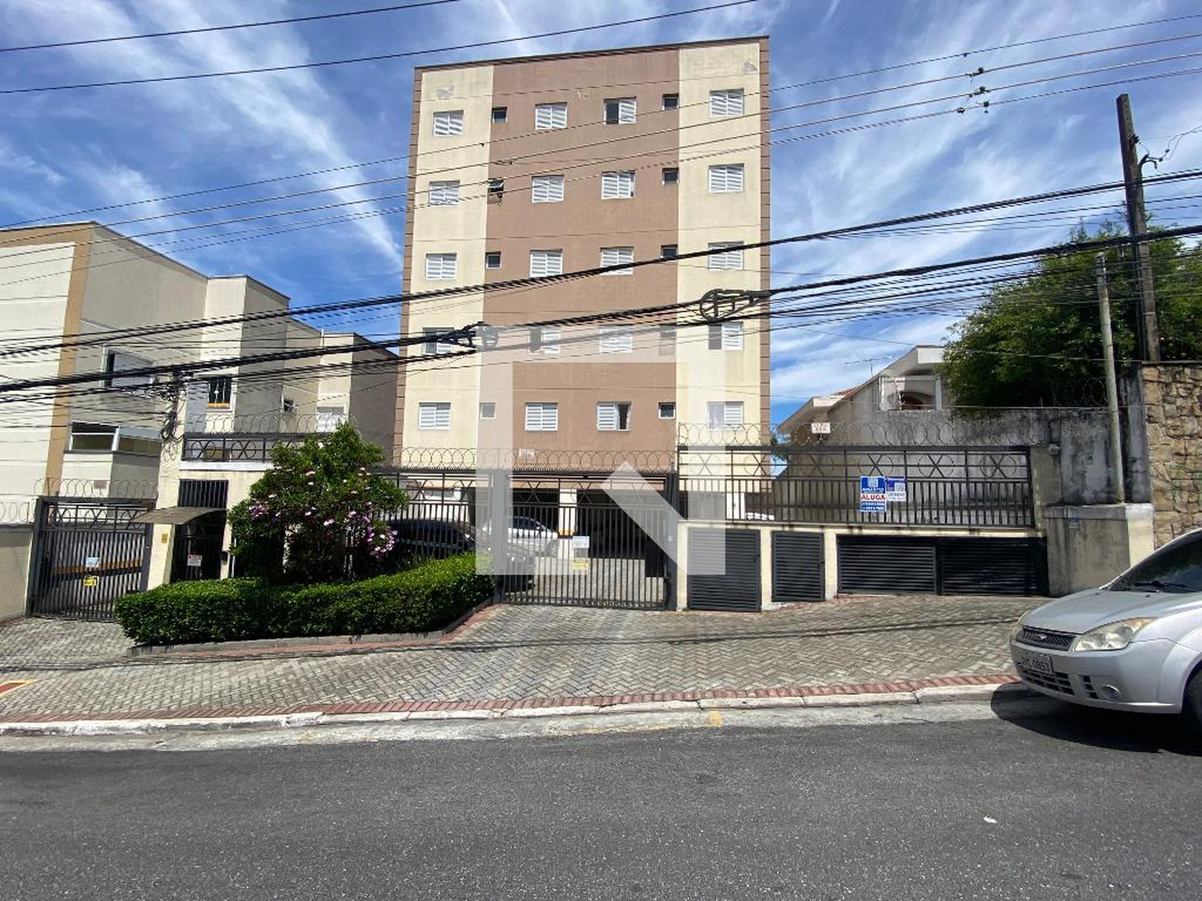 Fachada Residencial Muro Alto