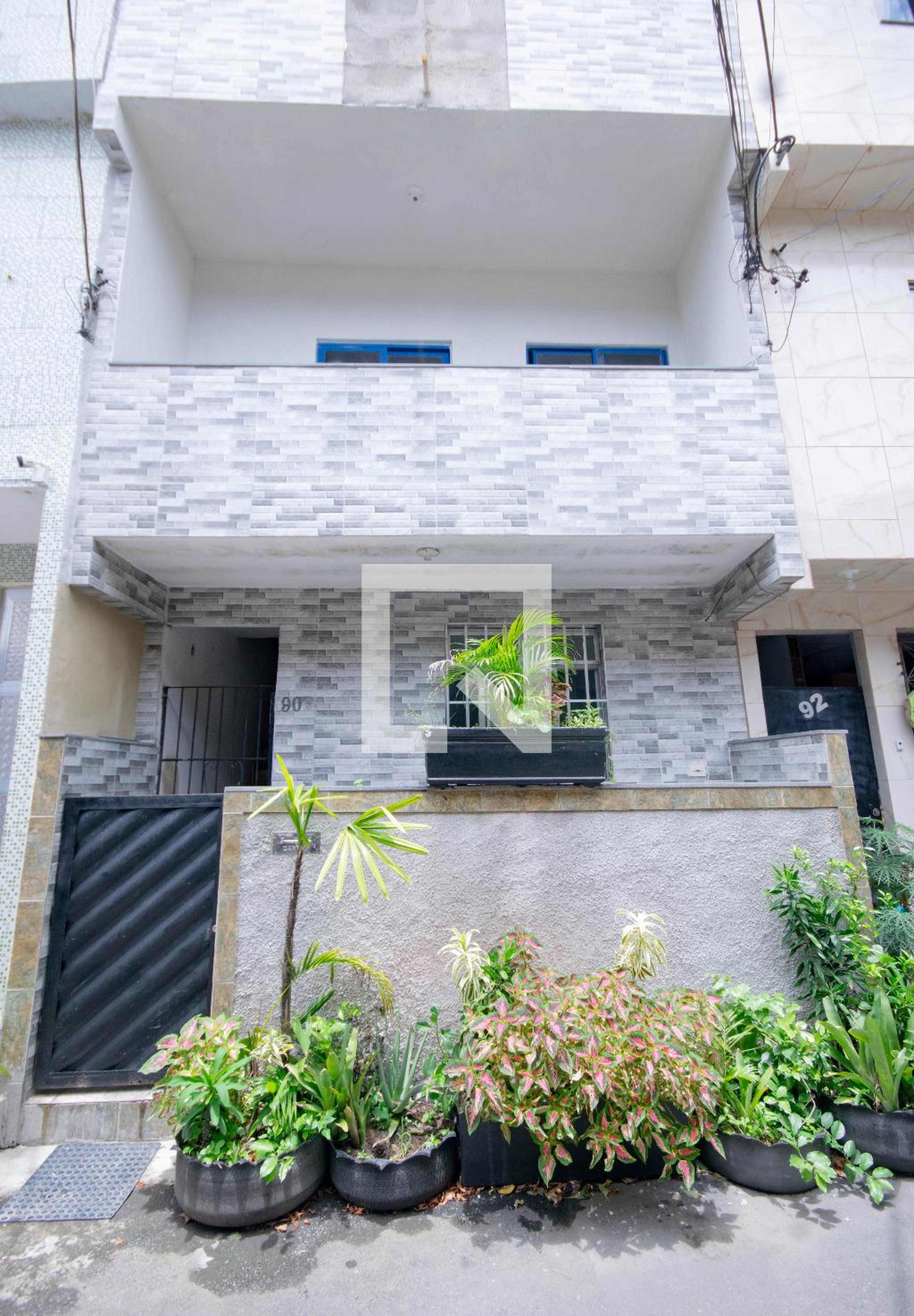 Fachada do Prédio Condomínio em Estrada Virgolândia, 90