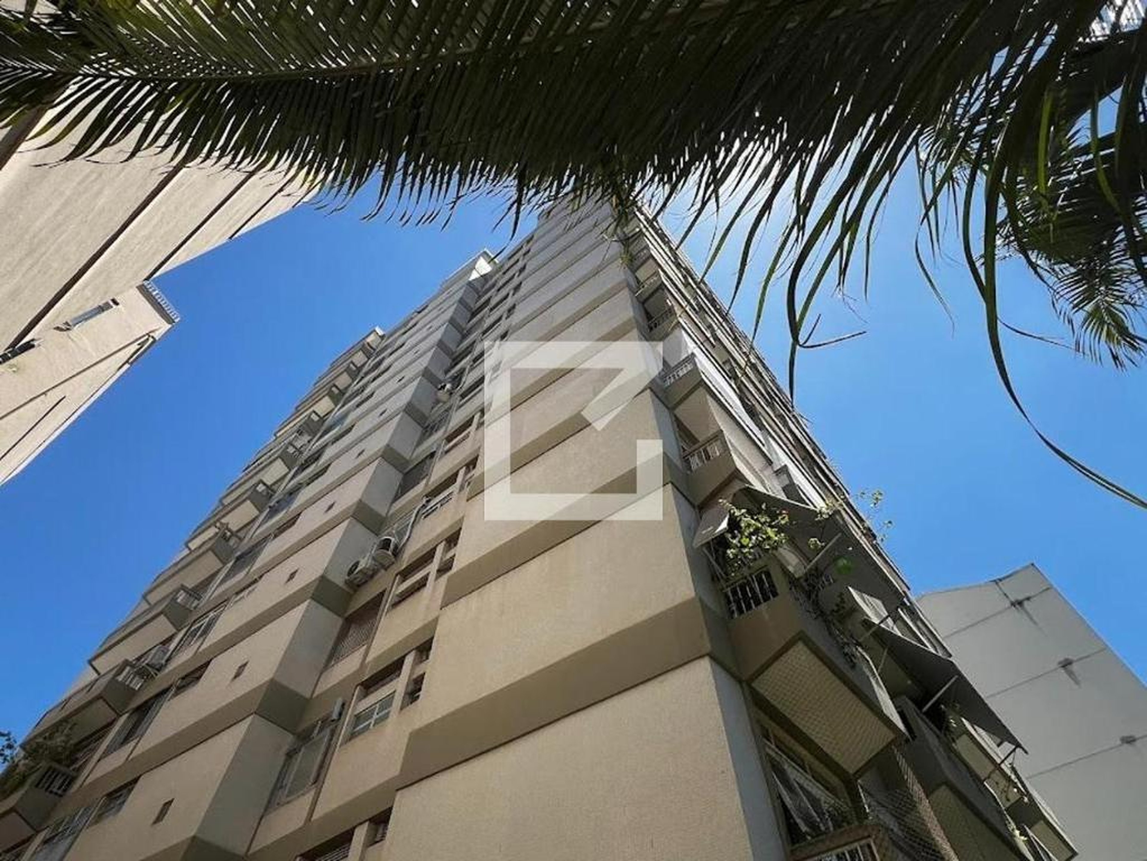 Fachada Edifício Centro Comercio Conde de Bonfim