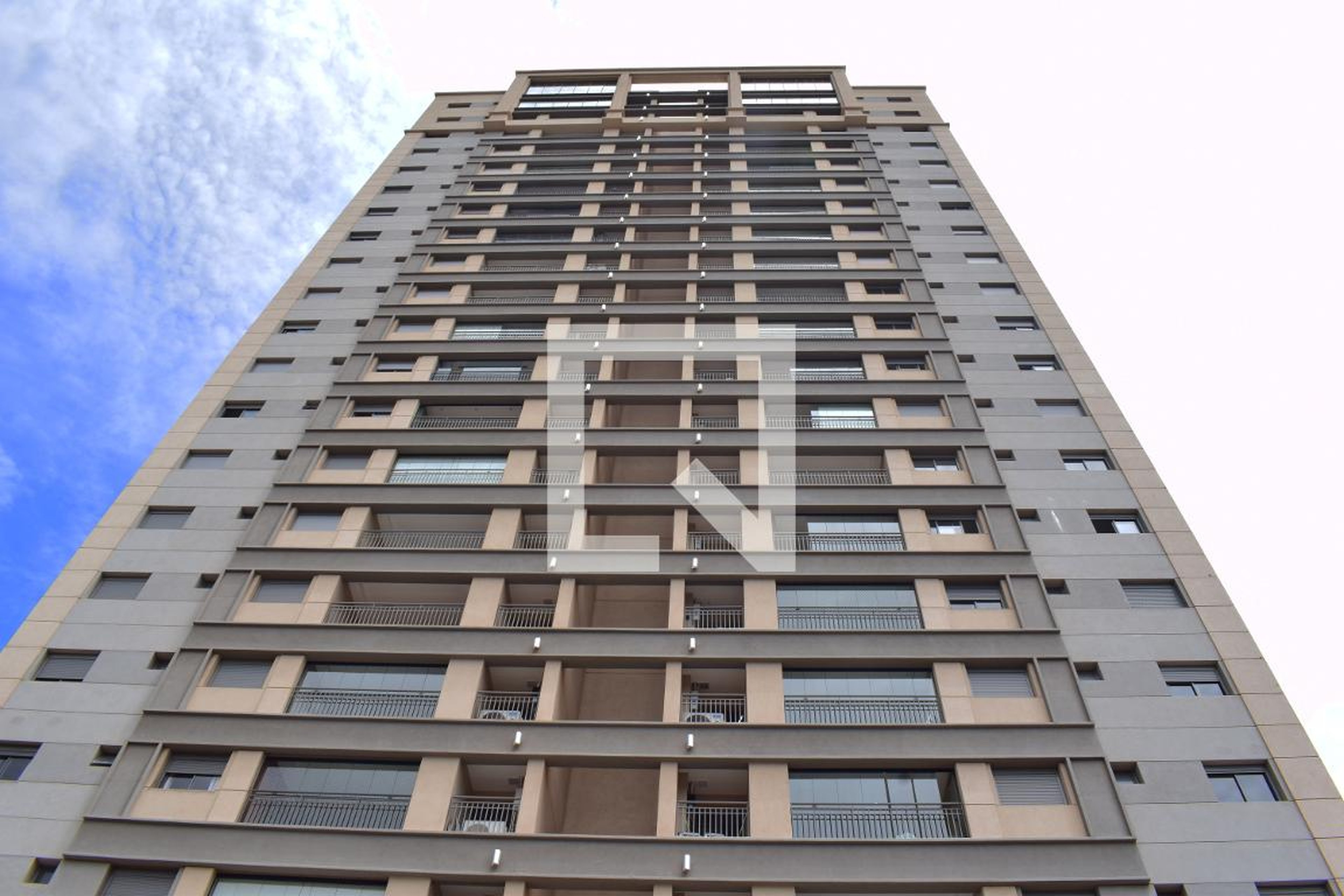 Fachada do Prédio Condomínio em Rua Valentim Carrion, 165