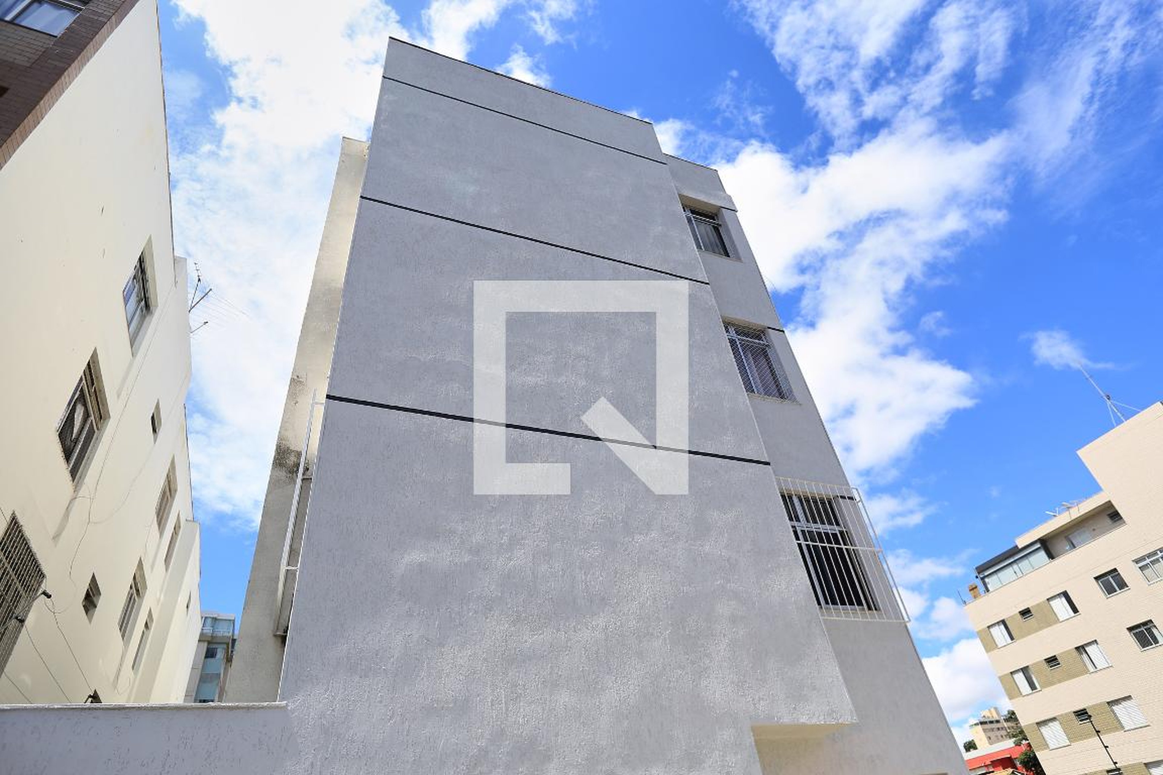 Fachada Condomínio em Rua Santo Agostinho, 96