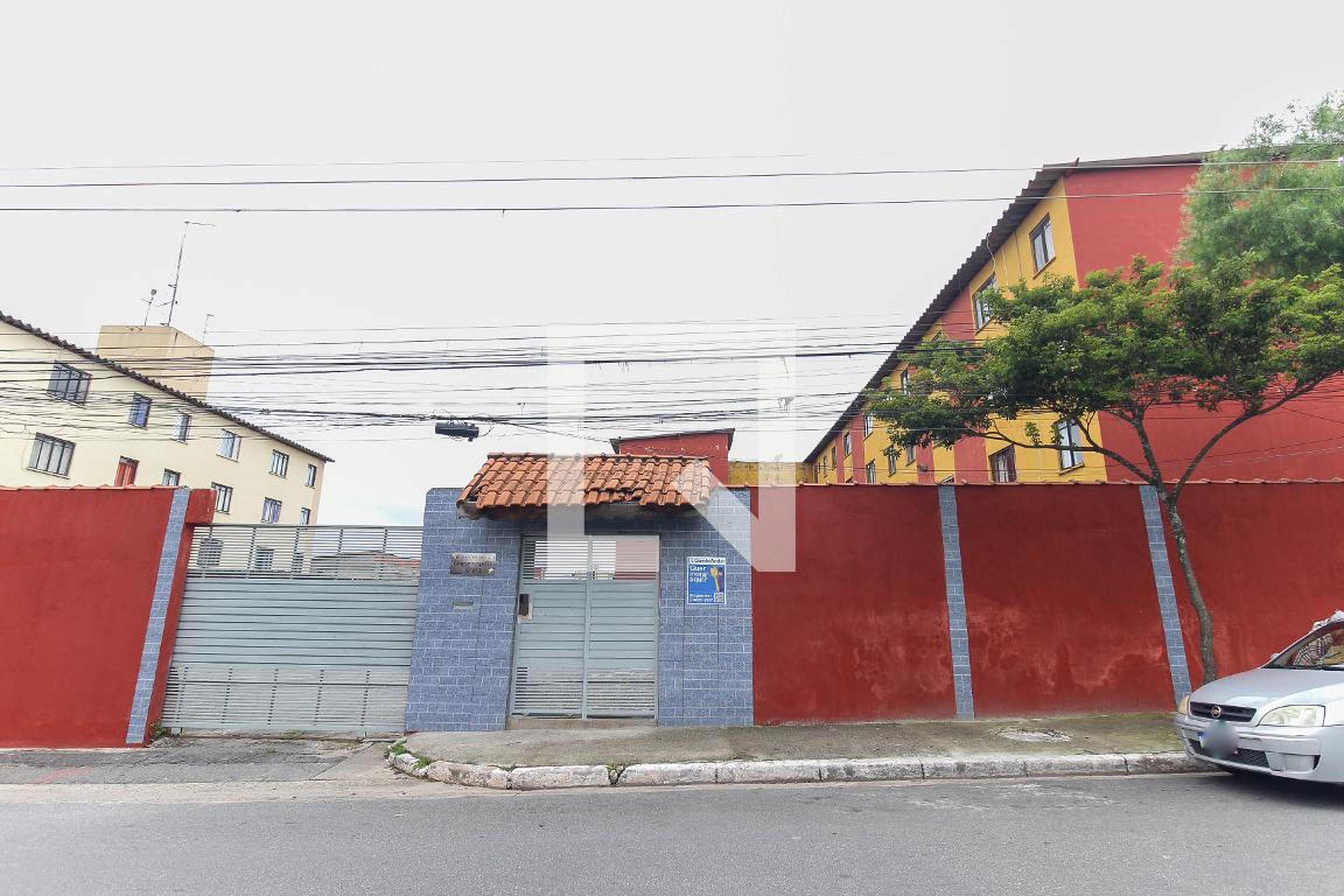 Fachada do Prédio Condomínio em Rua Dona Eloá do Valle Quadros, 813