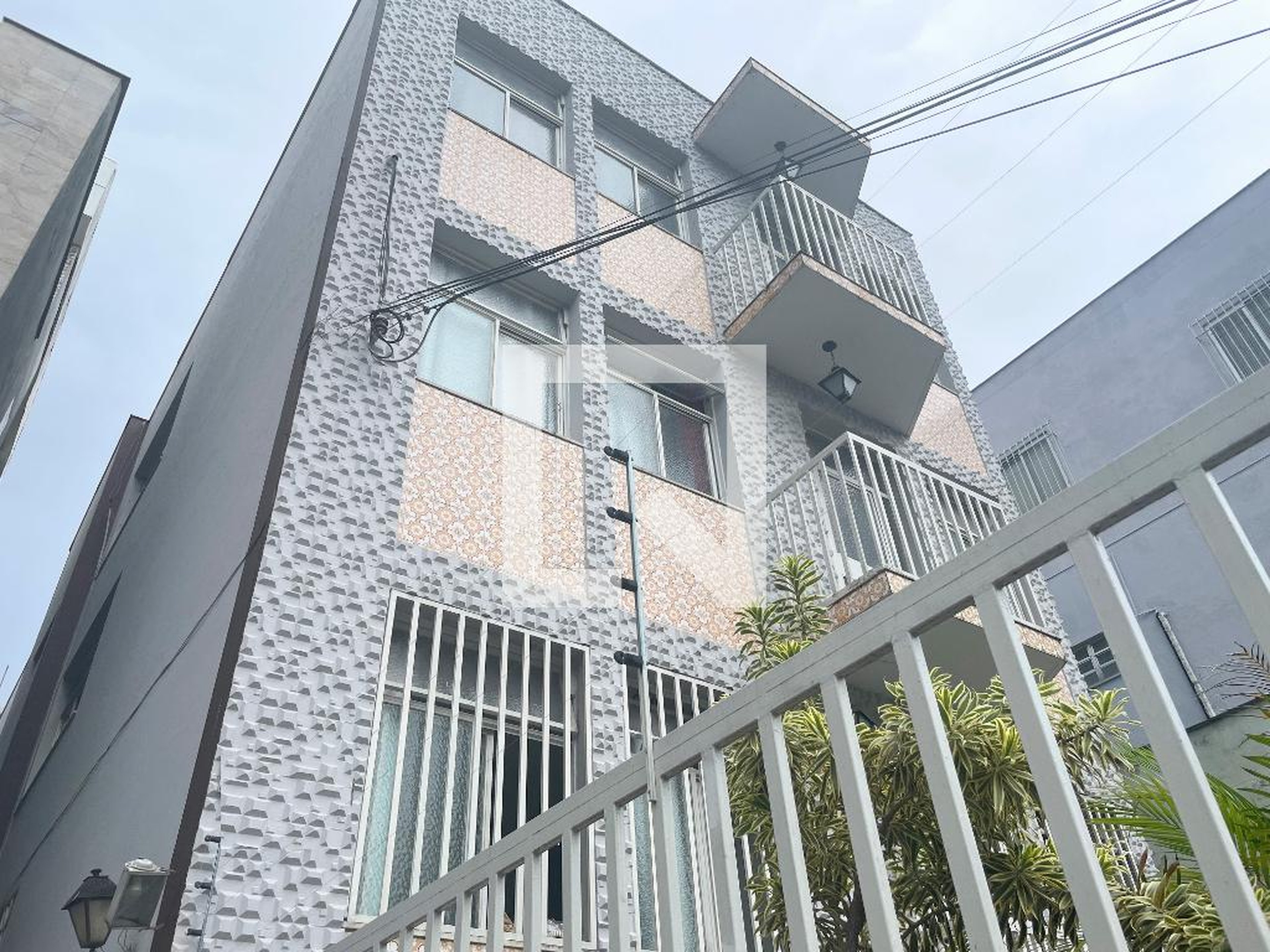 Fachada Condomínio em Rua Patrocínio, 242