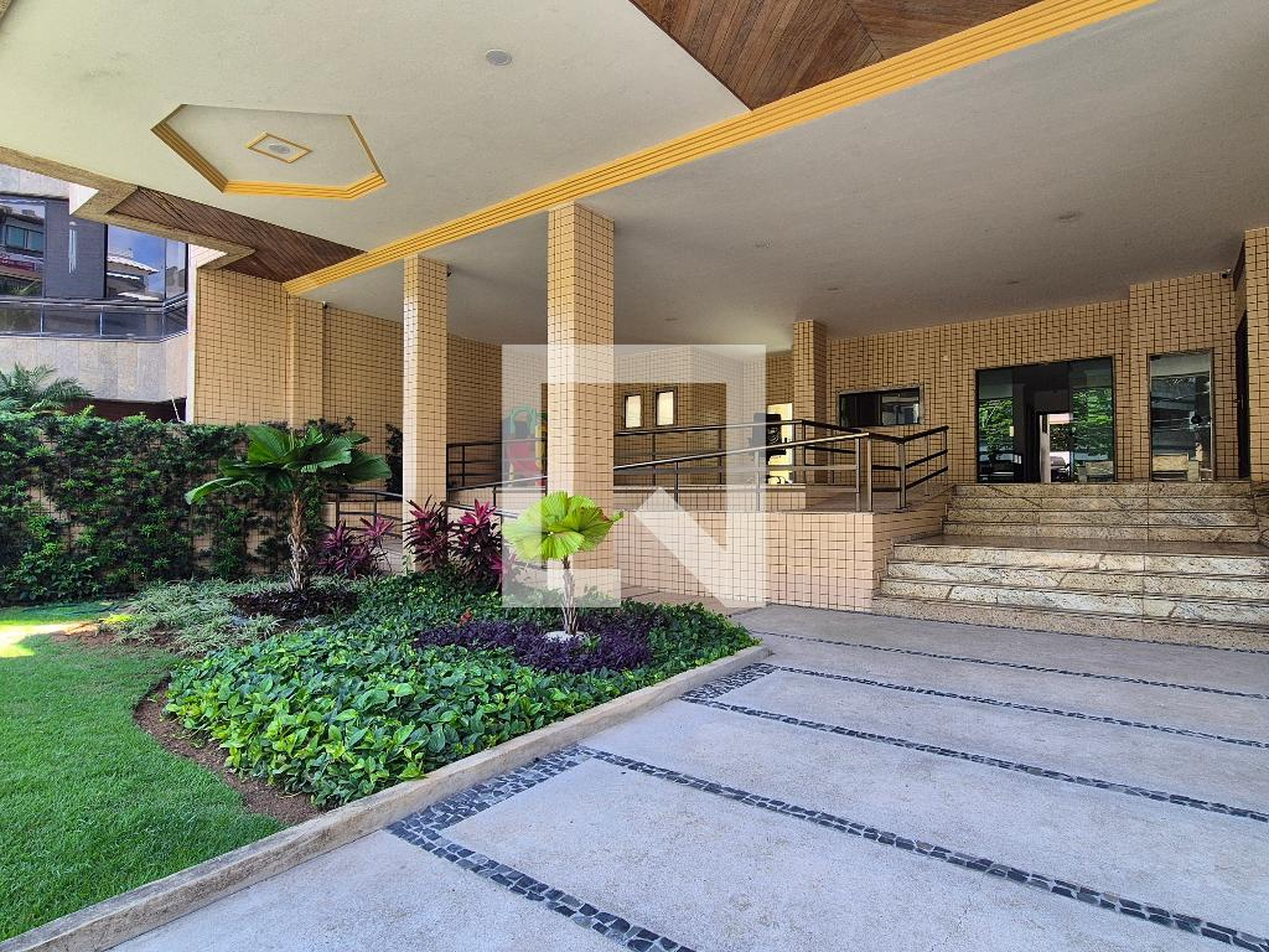 Entrada Condomínio em Rua Clóvis Salgado, 260