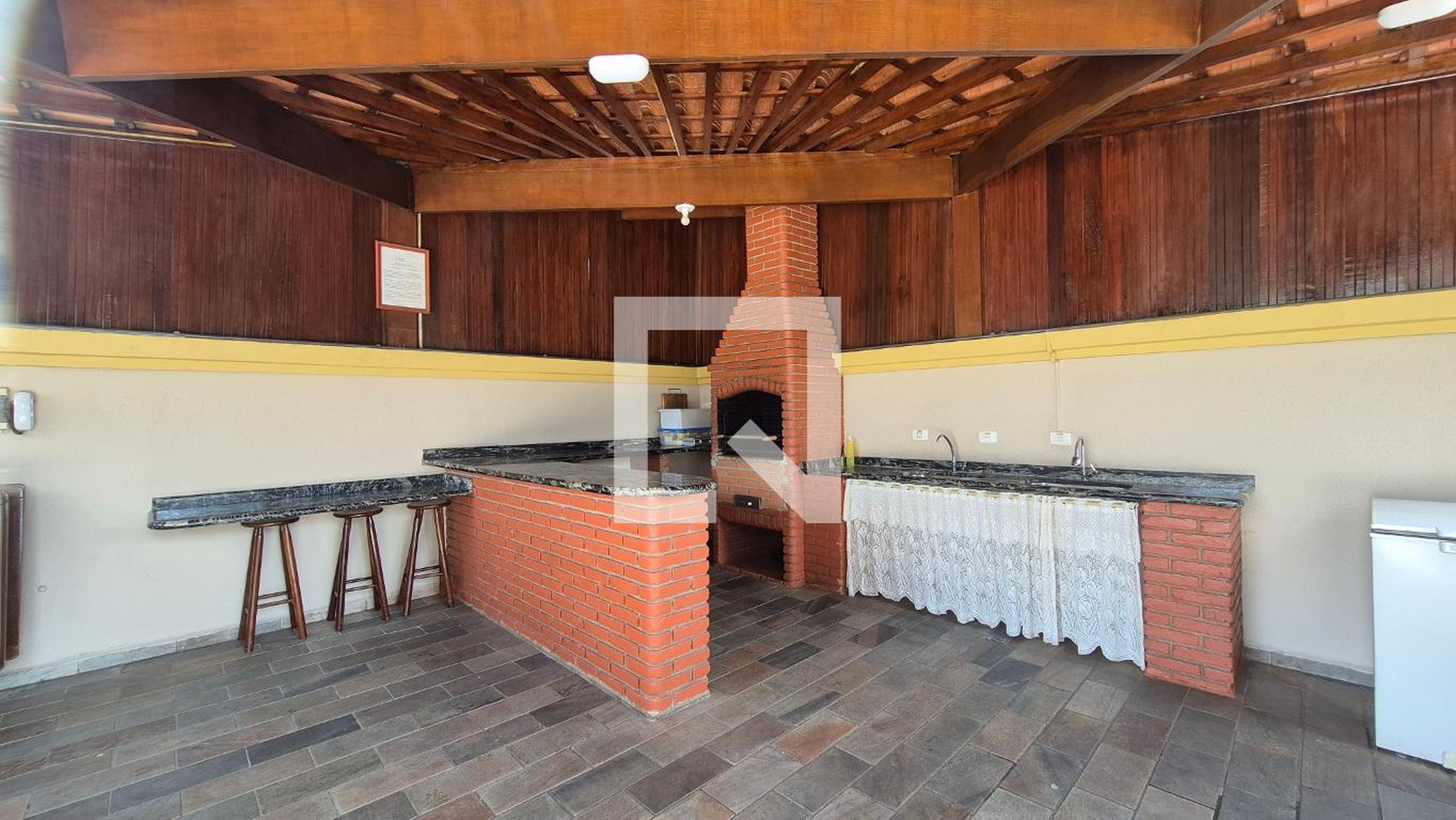 Churrasqueira - Portal das Flores