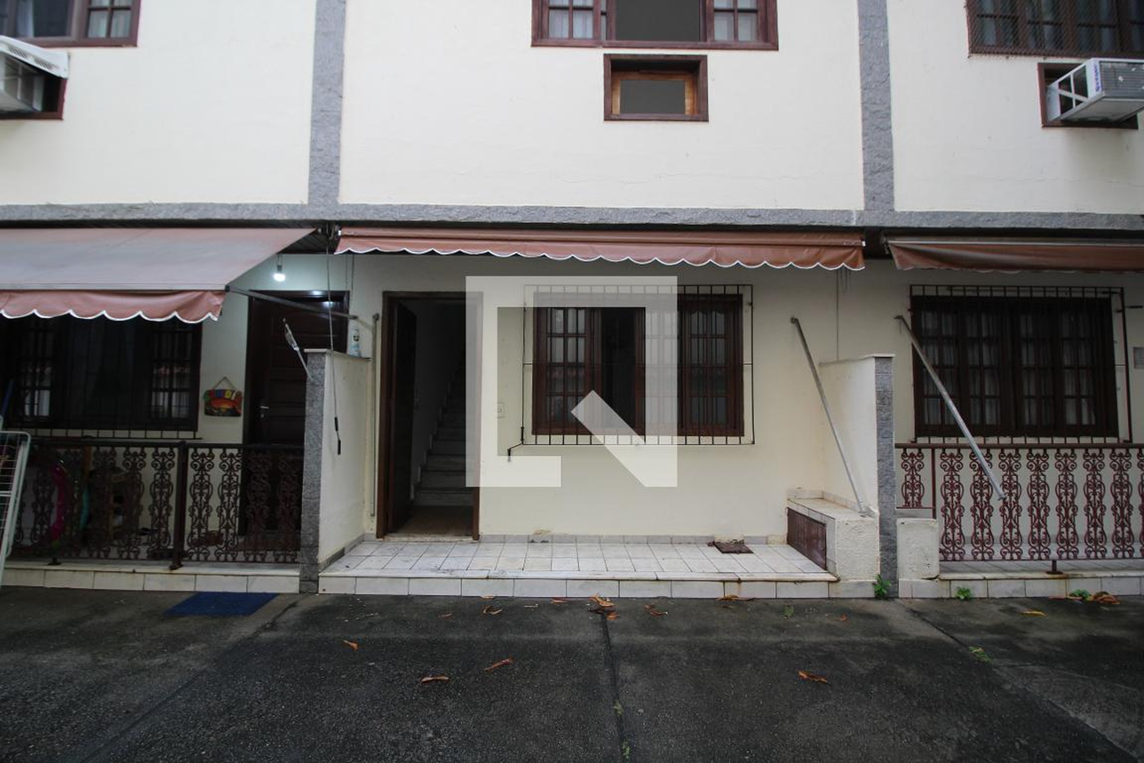 Fachada Condomínio em Avenida dos Mananciais, 687