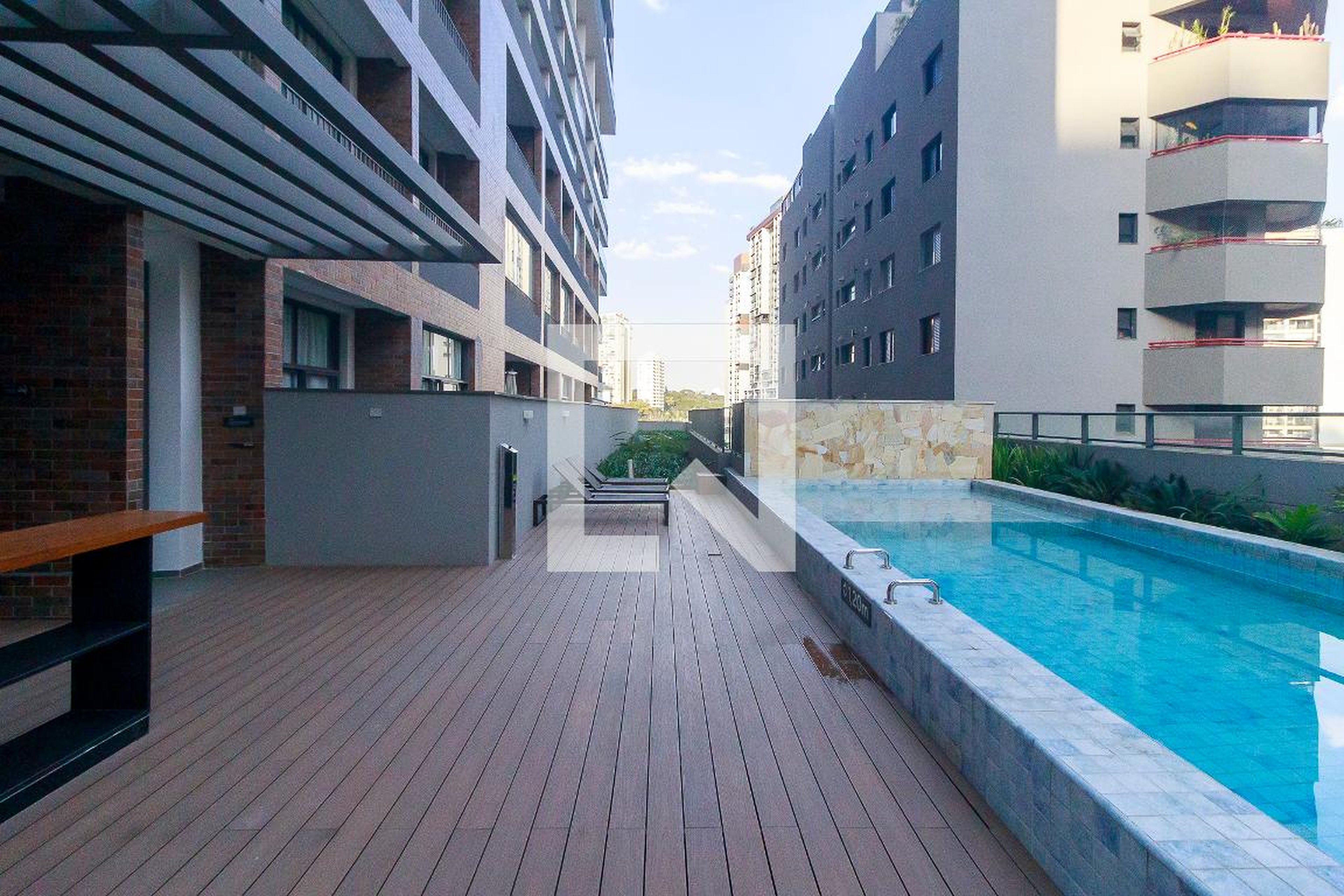 Piscina - Brook by You, Inc