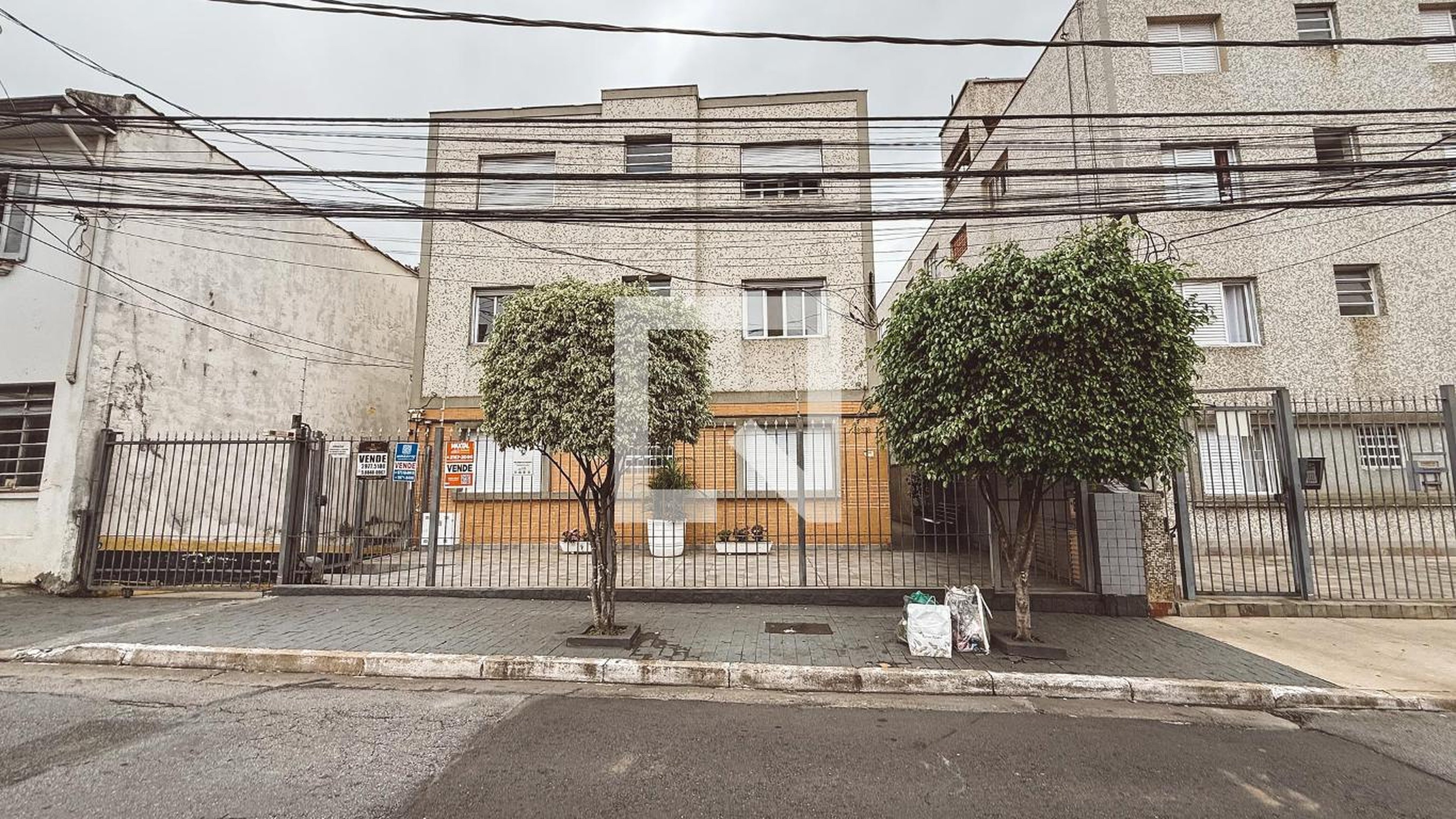 Fachada do Prédio Condomínio em Rua Carlos Escobar, 238