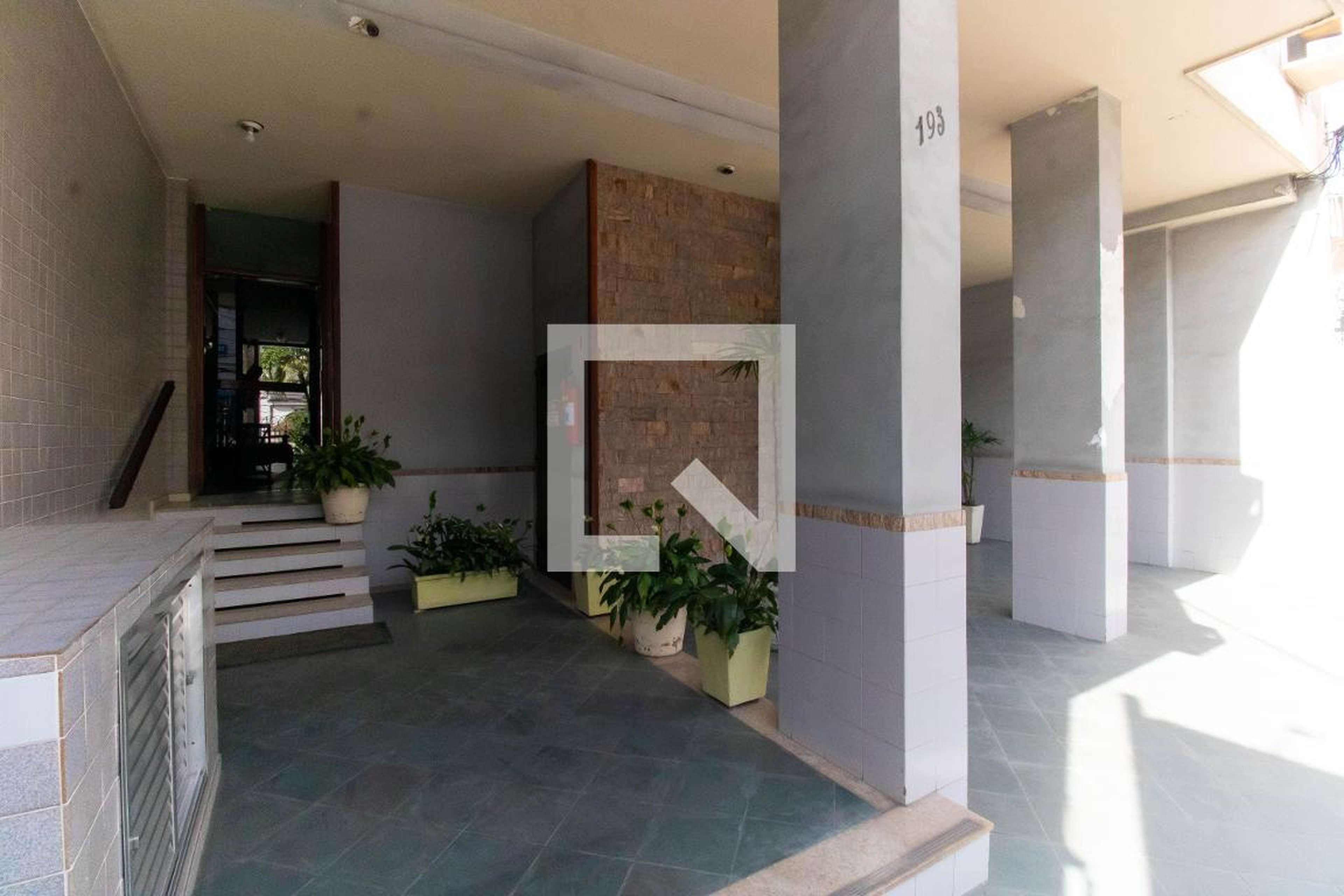 Entrada - Edifício Célia