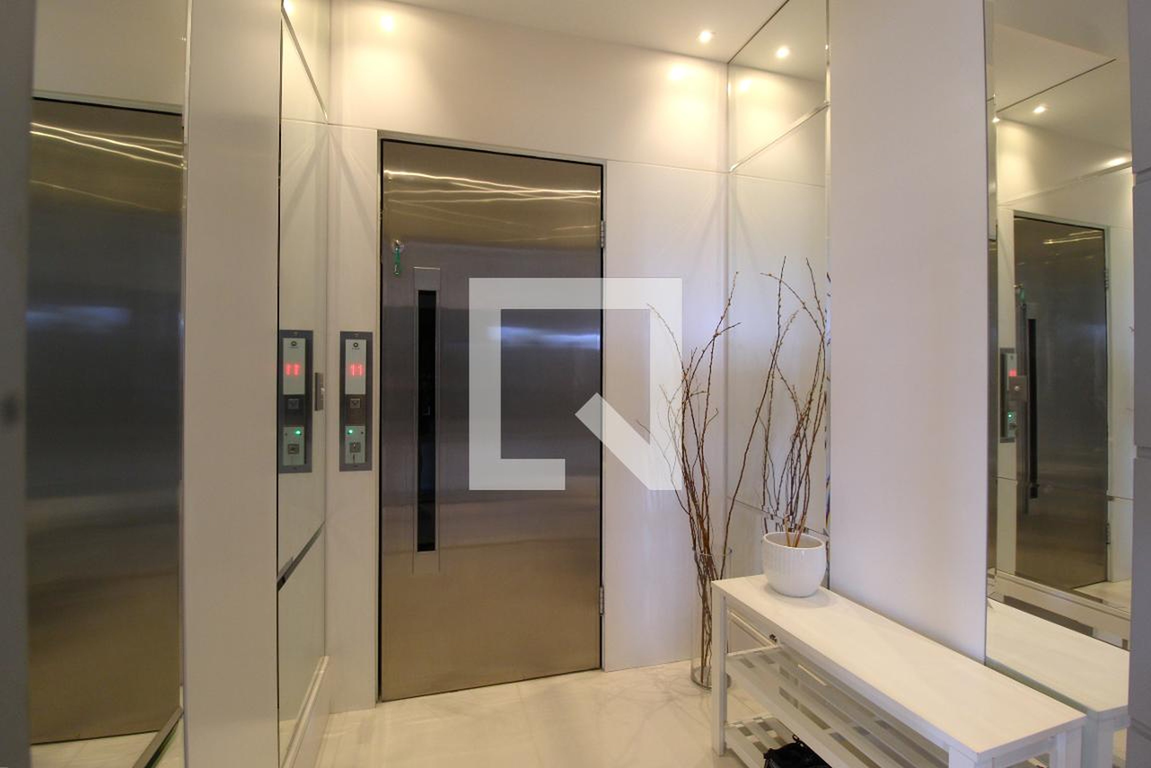 Hall de Entrada - Arte Dois