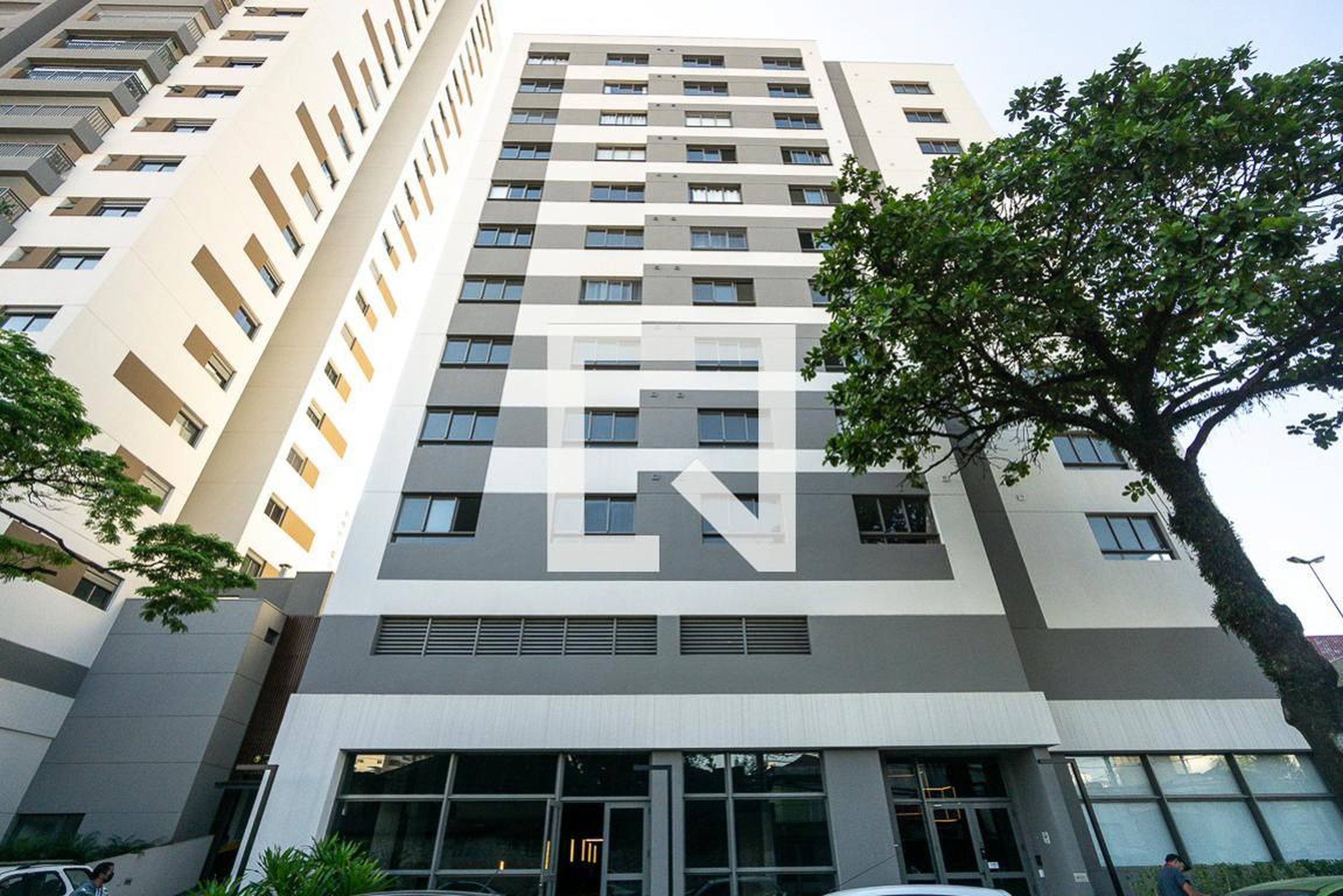 Fachada Condomínio em Rua Toledo Piza, 108