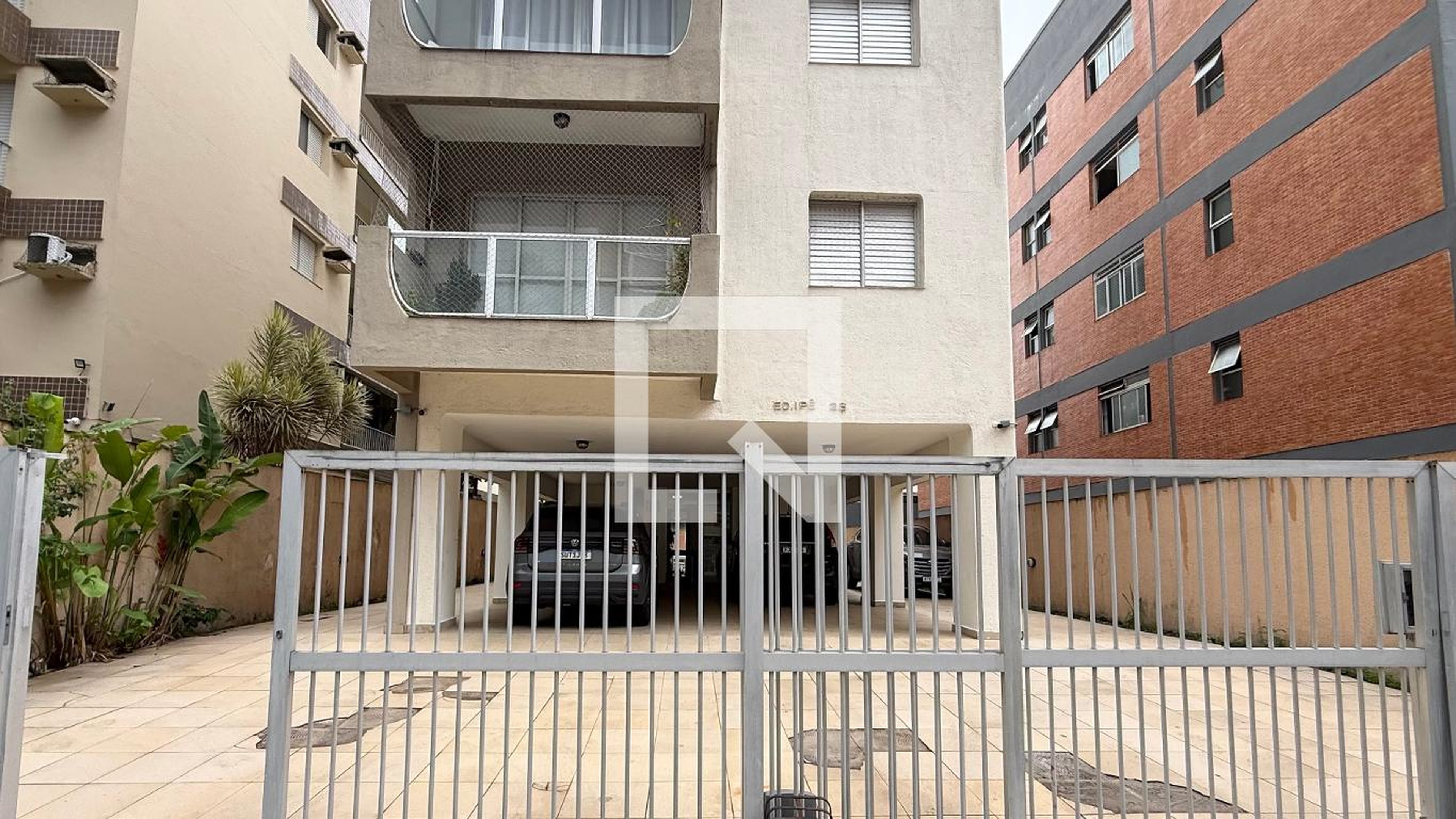 Fachada Condomínio em Rua Ipê, 23