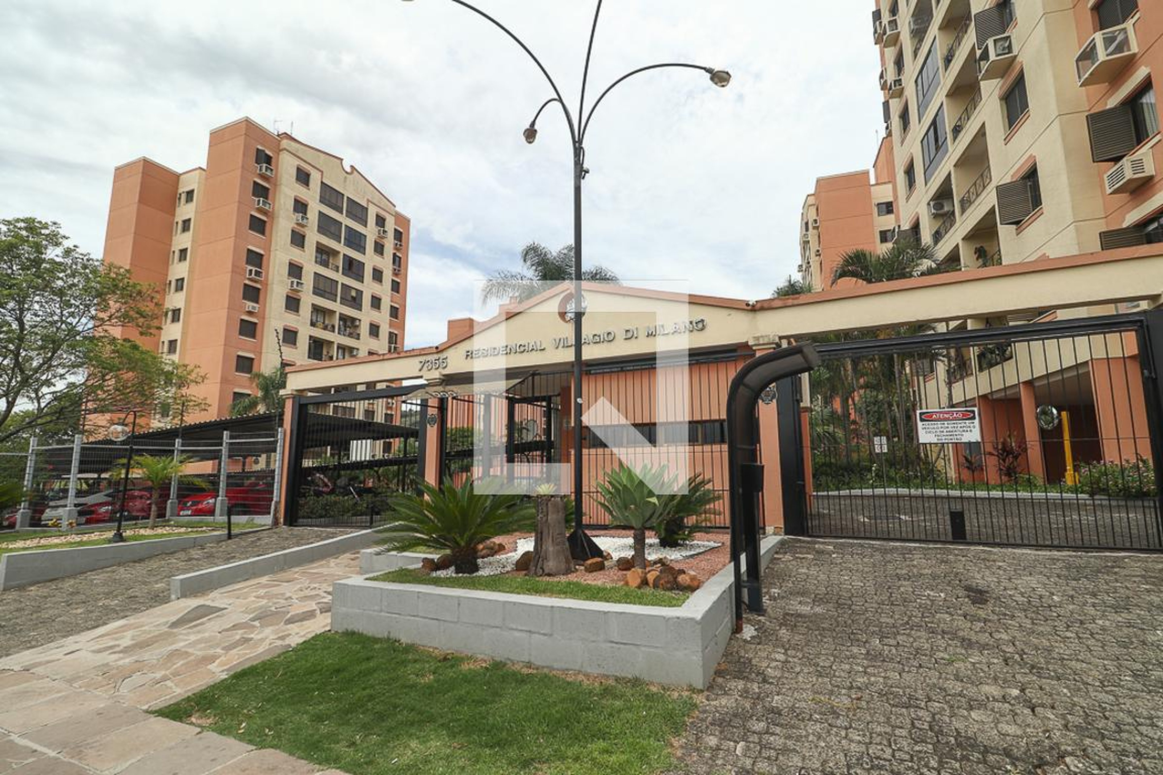 Fachada Condomínio em Avenida Protásio Alves, 7361