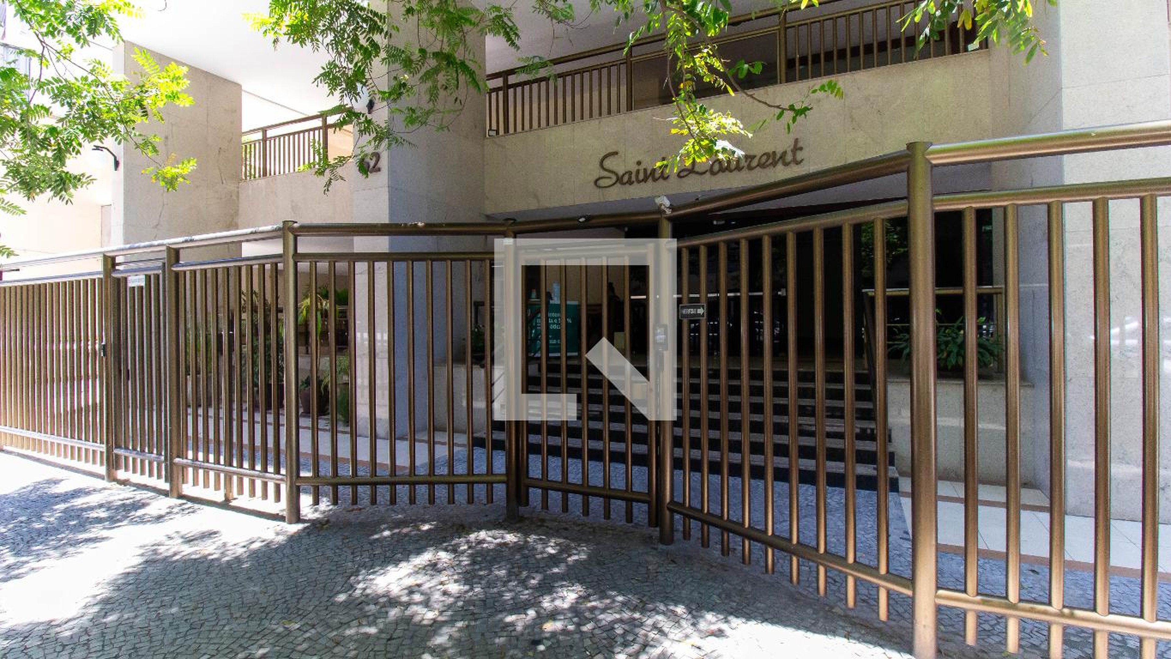 Fachada Condomínio Saint Laurent