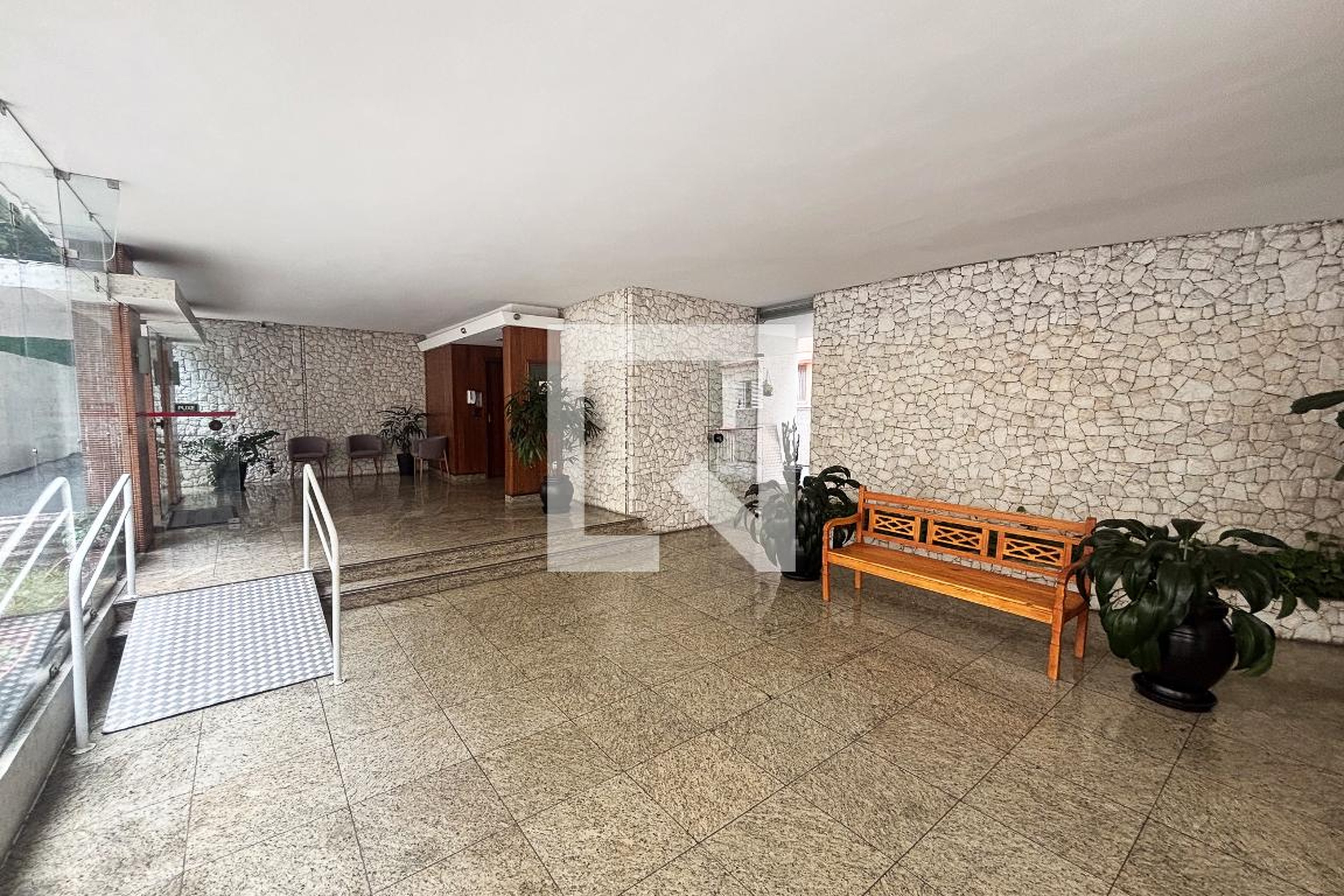 hall de entrada - Edifício Maria Luiza