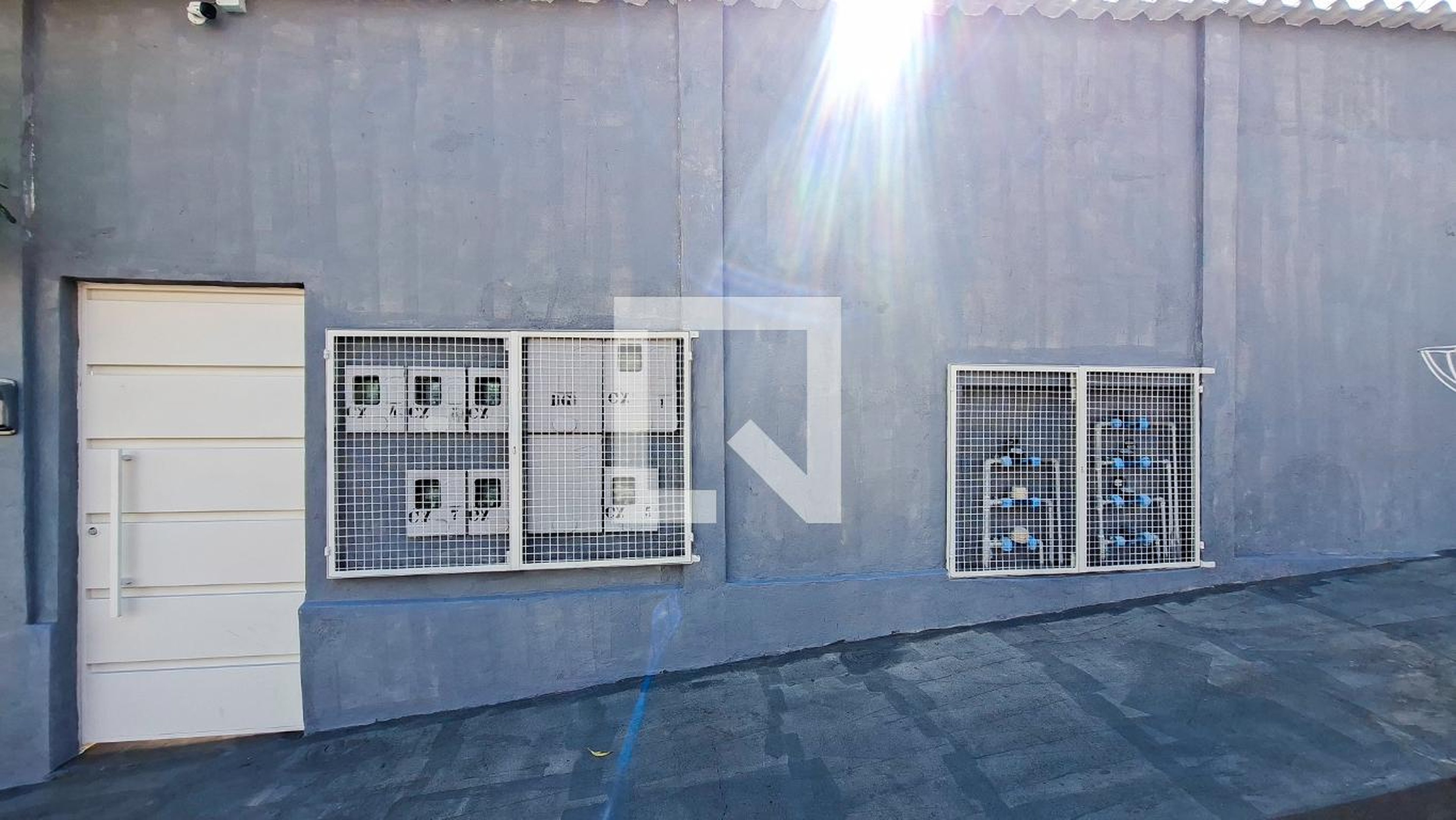 Fachada Condomínio em Rua do Lago, 461