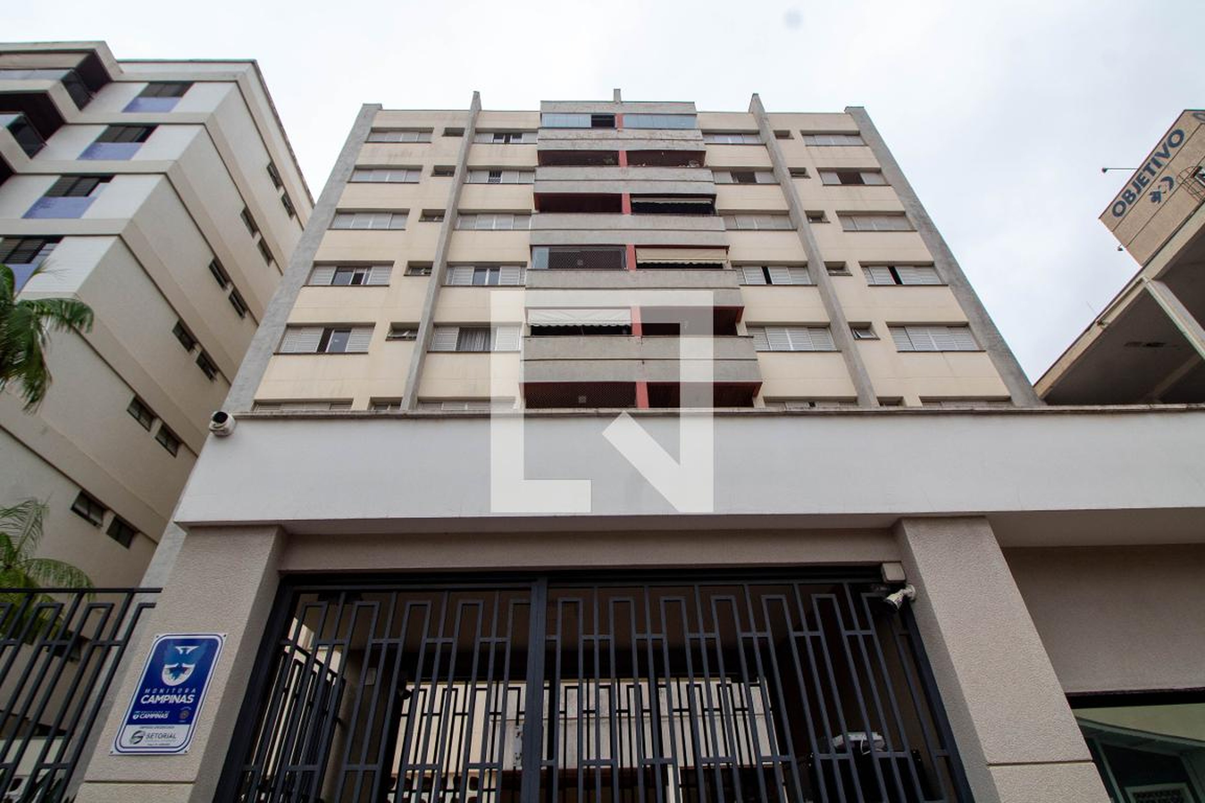 FACHADA Condomínio em Rua Comendador Querubim Uriel, 162