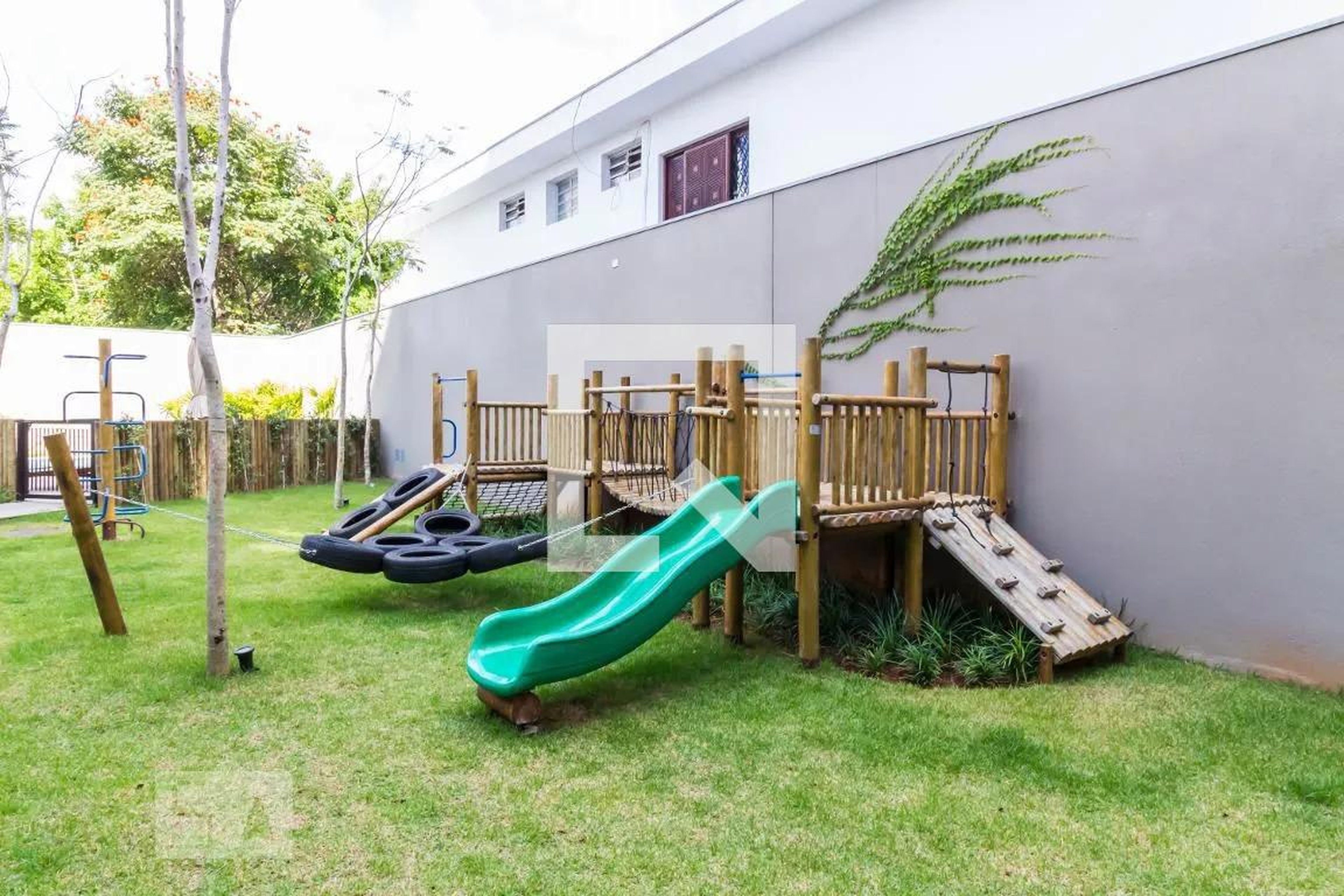 Playground - Flora