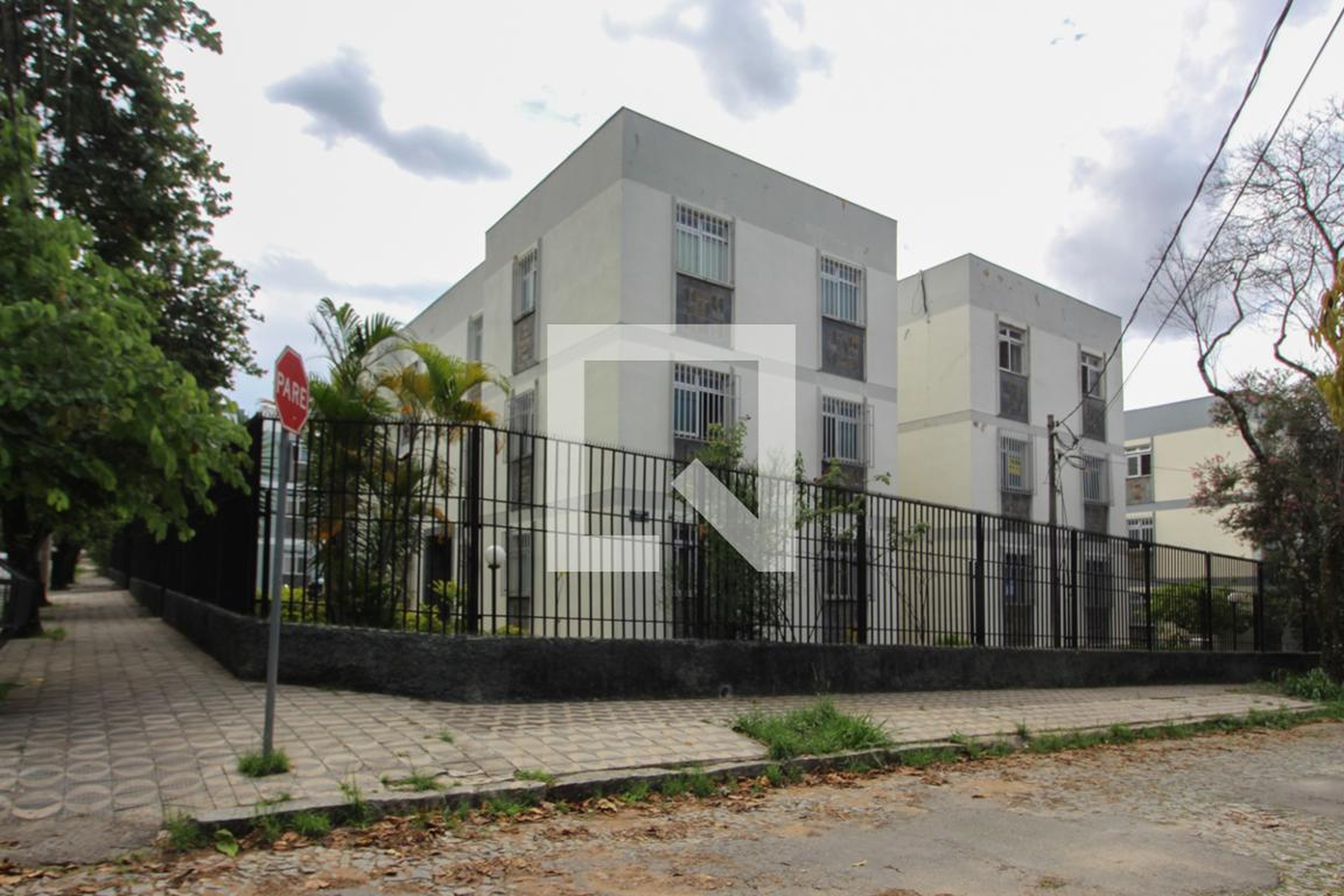 Fachada Condomínio em Rua Leopoldino dos Passos, 182