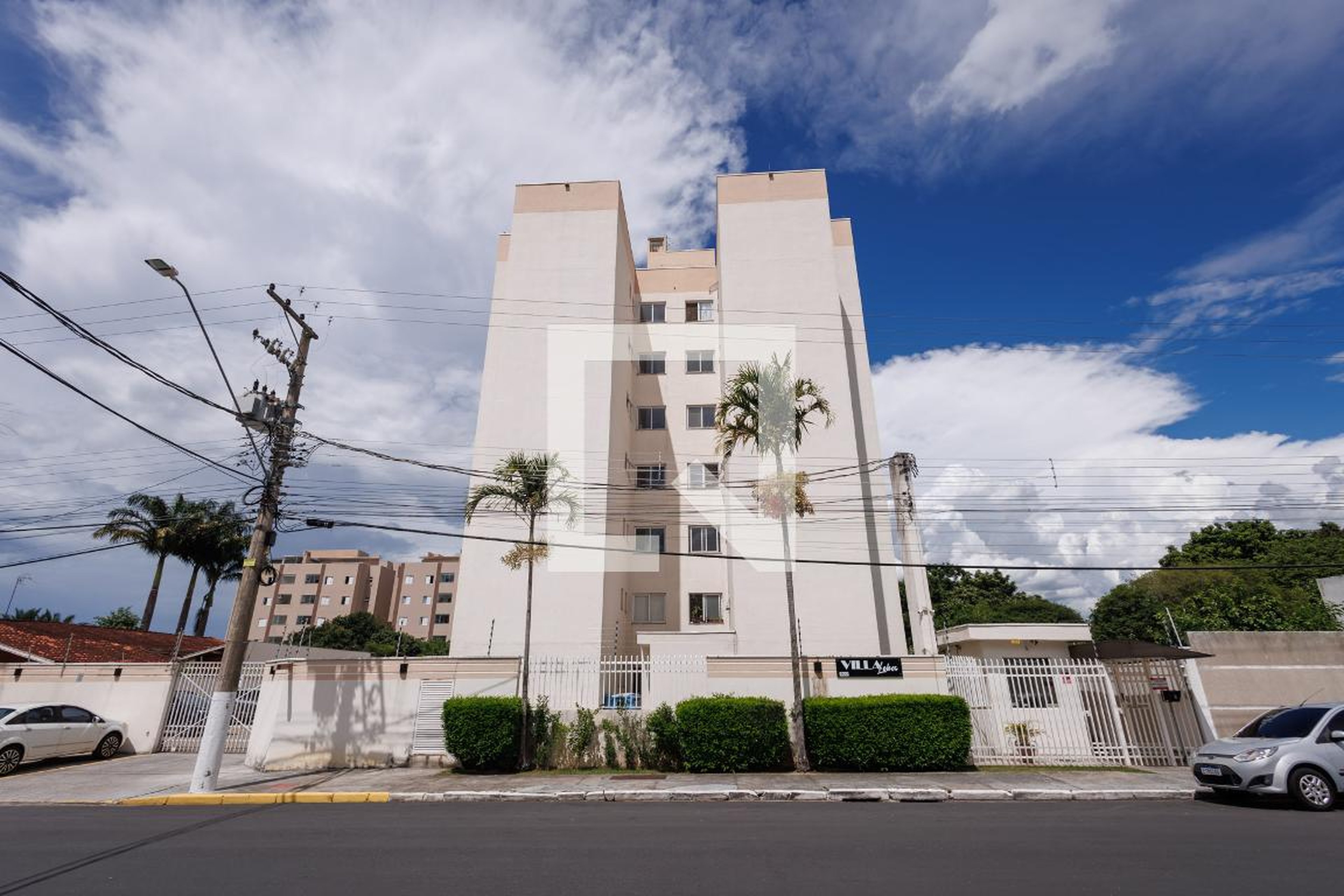 Fachada do Prédio Condomínio em Avenida Doutor Lycurgo Barbosa Querido, 500