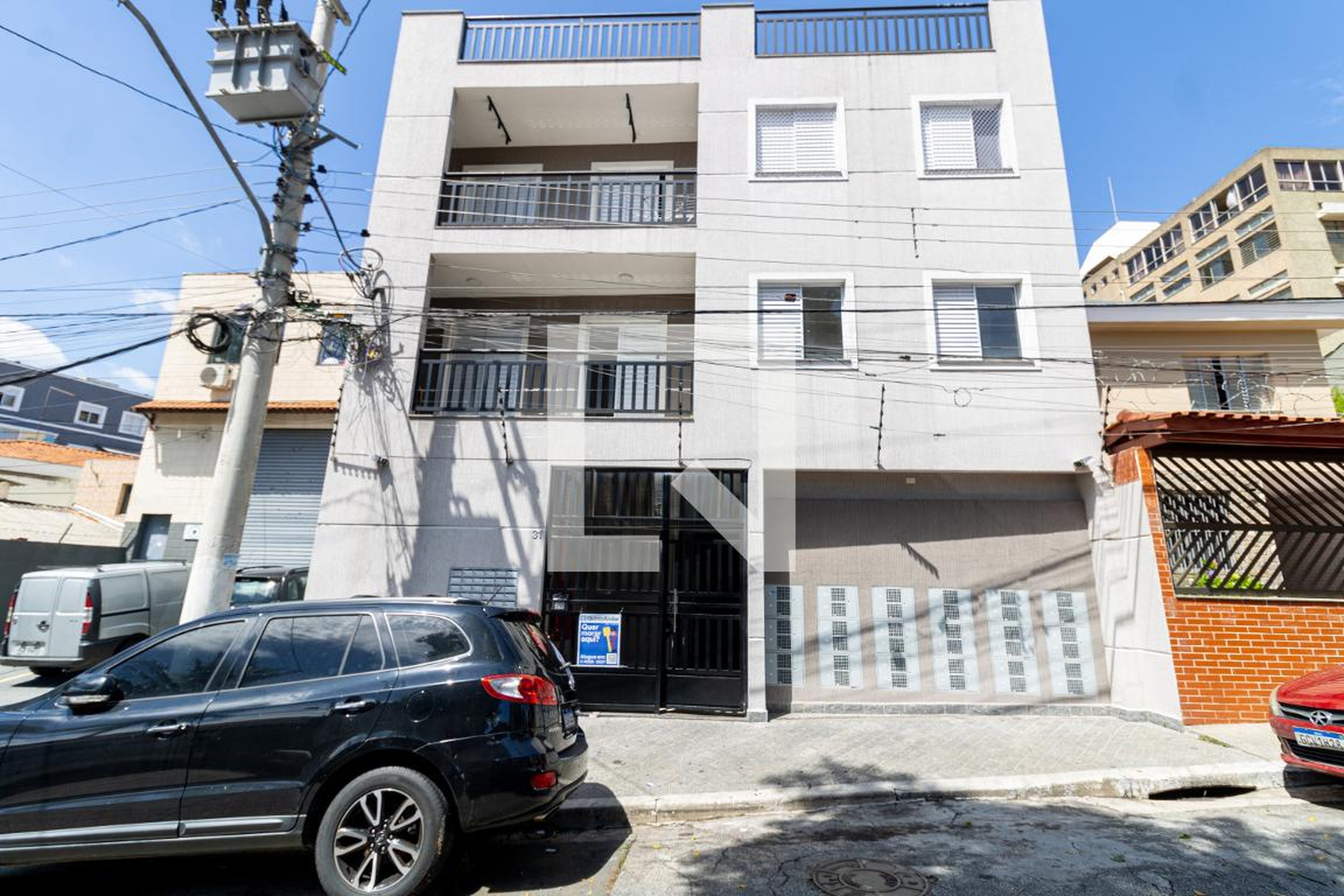 Fachada Condomínio em Rua Roque de Paula Monteiro, 31