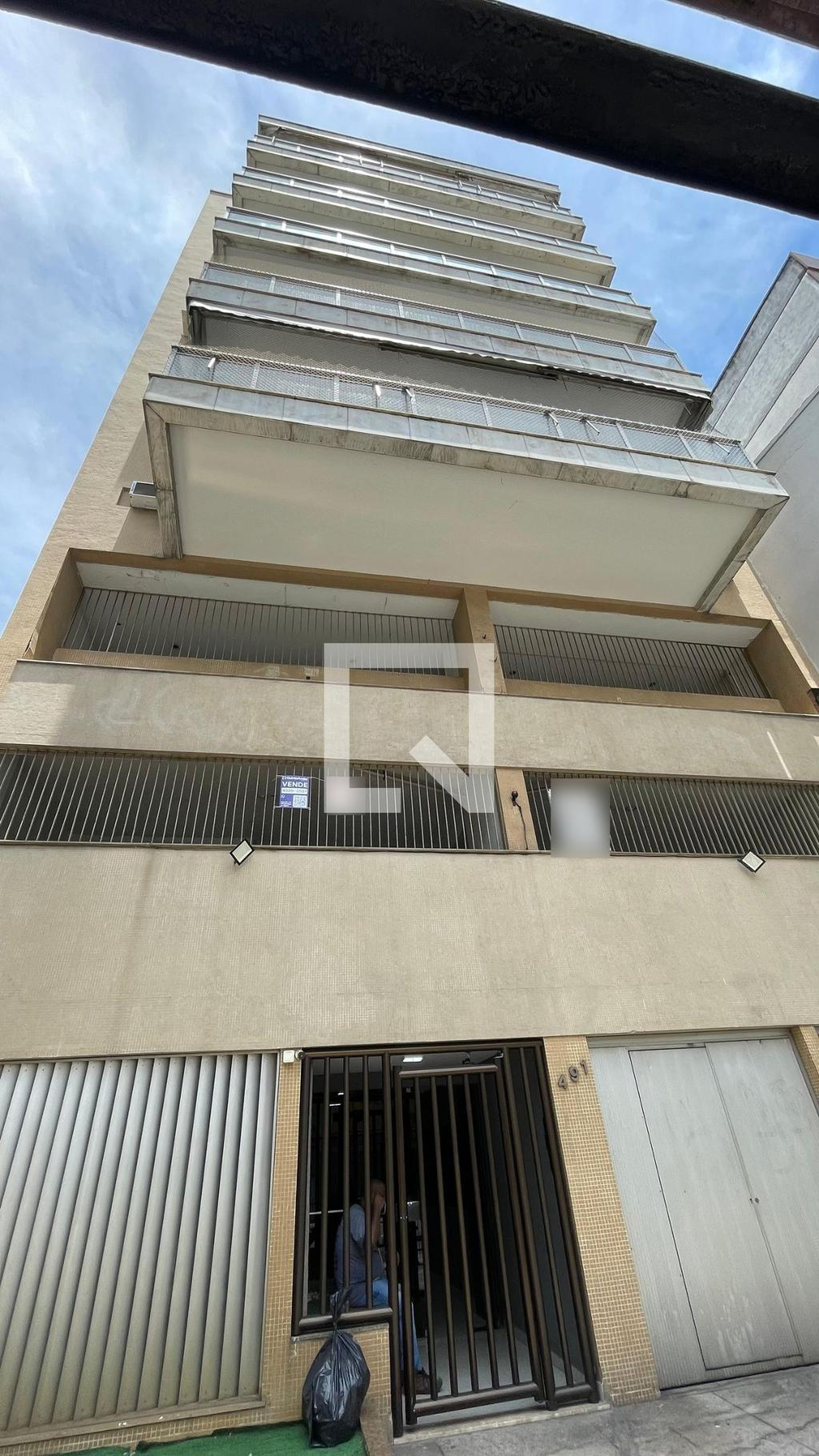 Fachada Condomínio em Rua Teodoro da Silva, 451