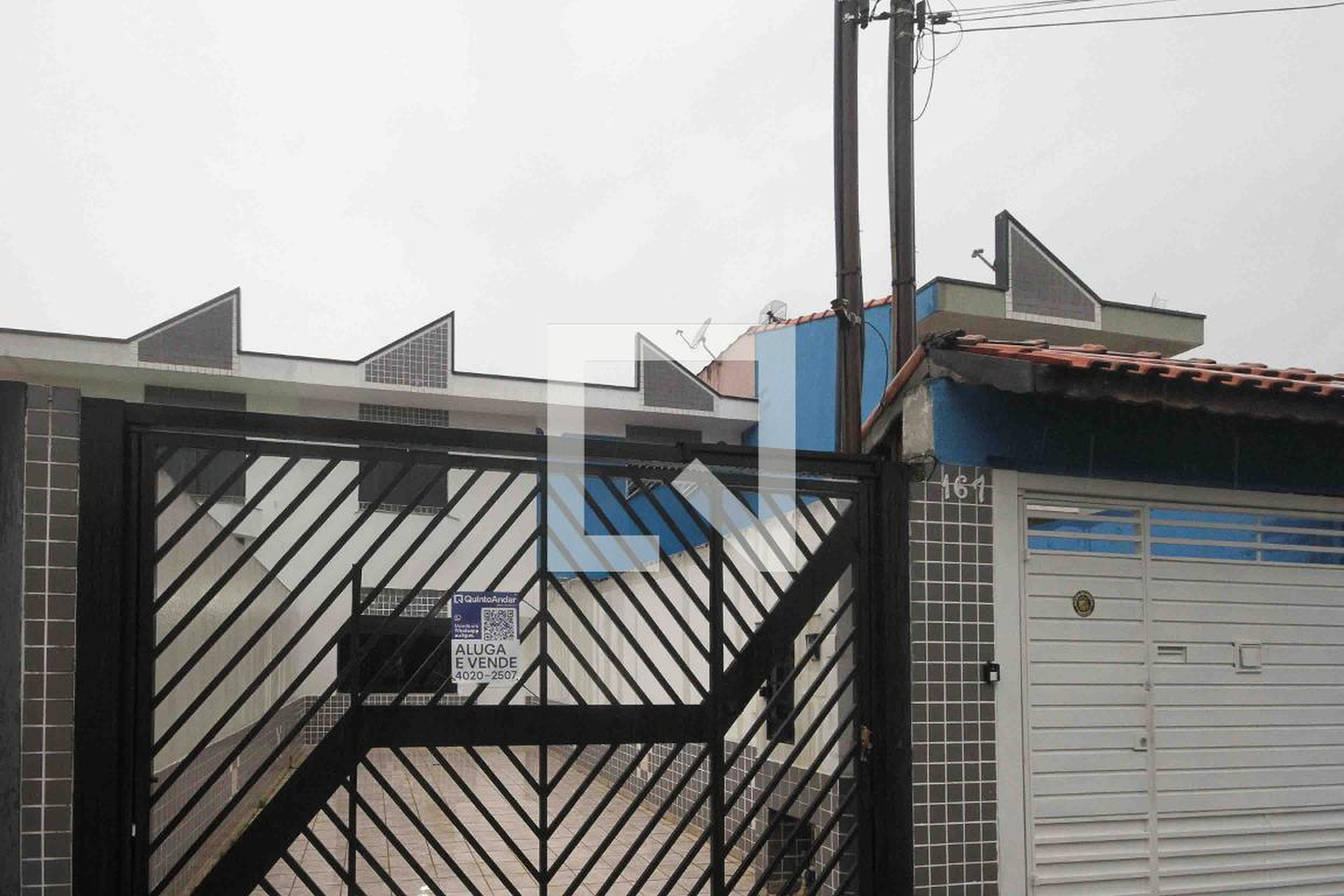 Fachada Condomínio em Rua São Félix de Cantalício, 163