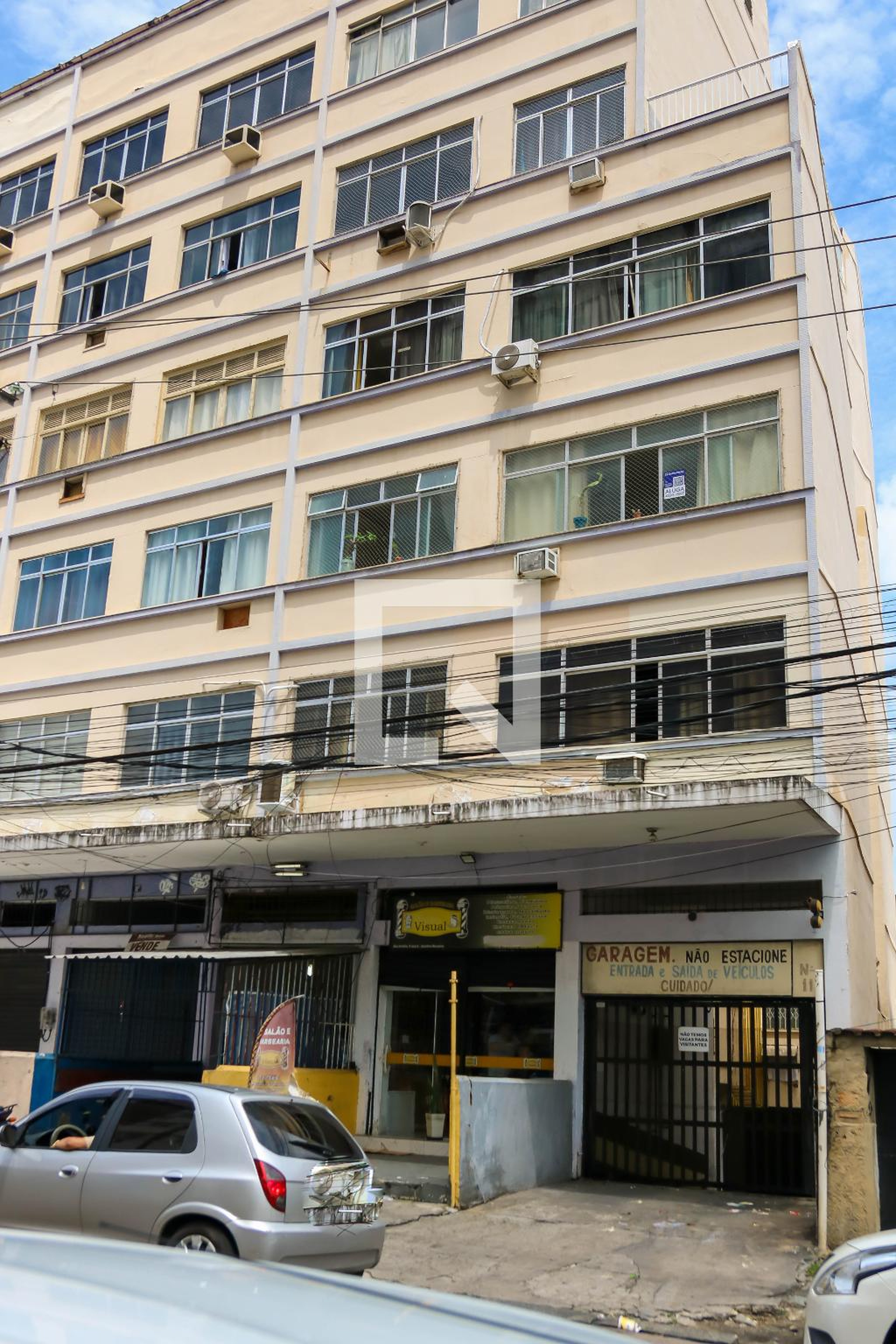 Fachada Condomínio em Rua Amália, 11