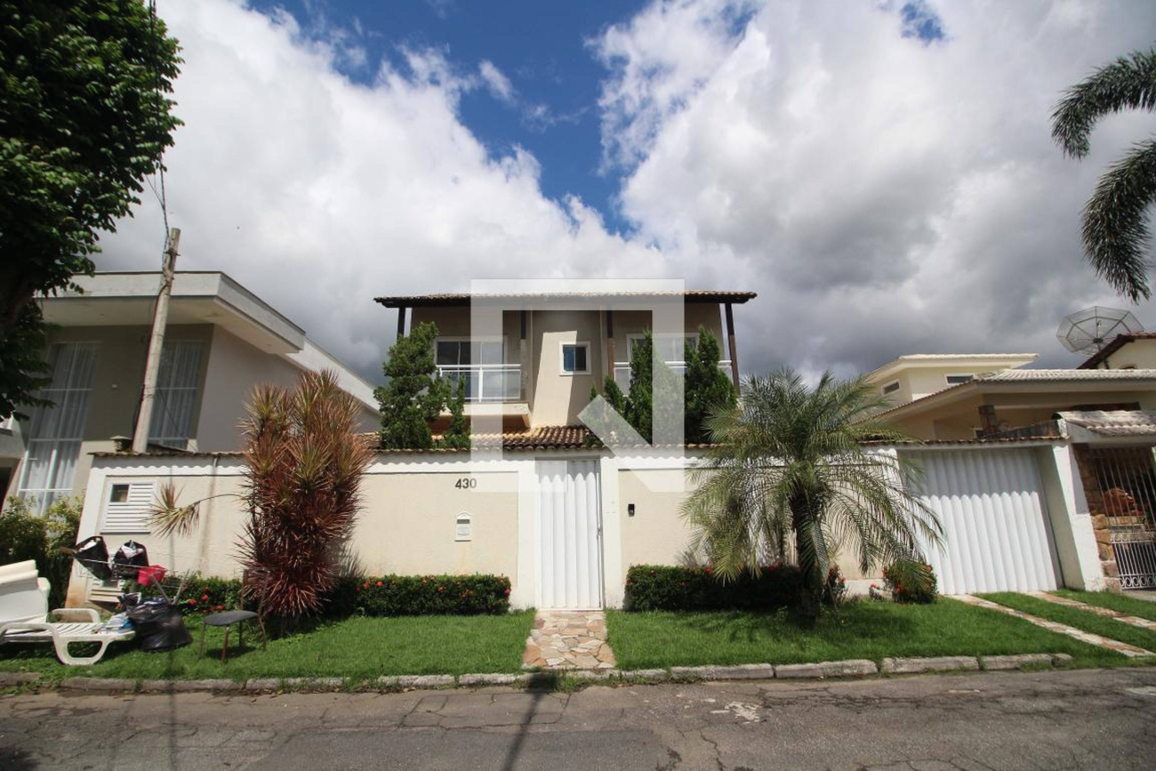 Fachada Condomínio em Rua Eduardo Agostine, 430