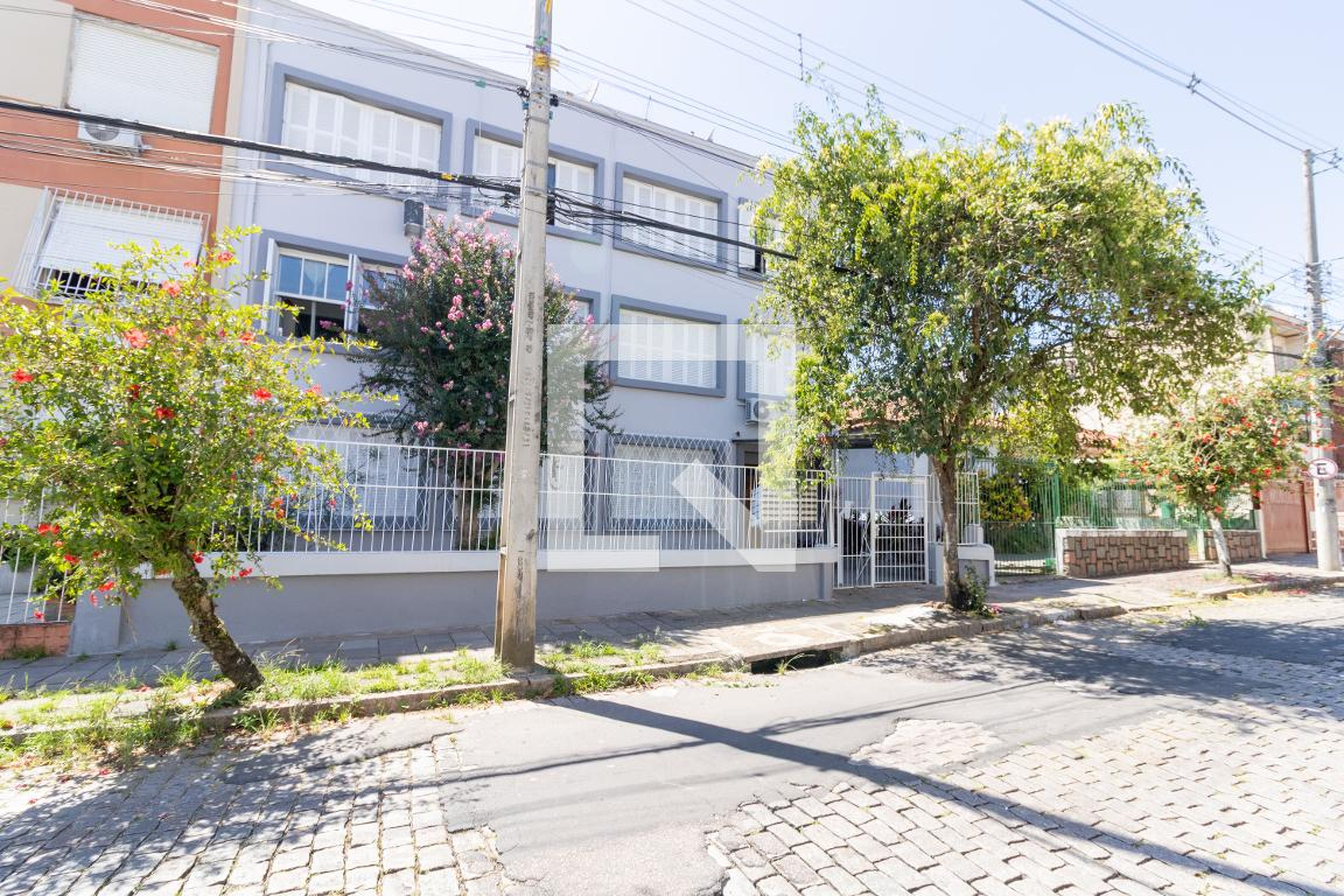 Fachada Condomínio em Rua Doutor Voltaire Pires, 66