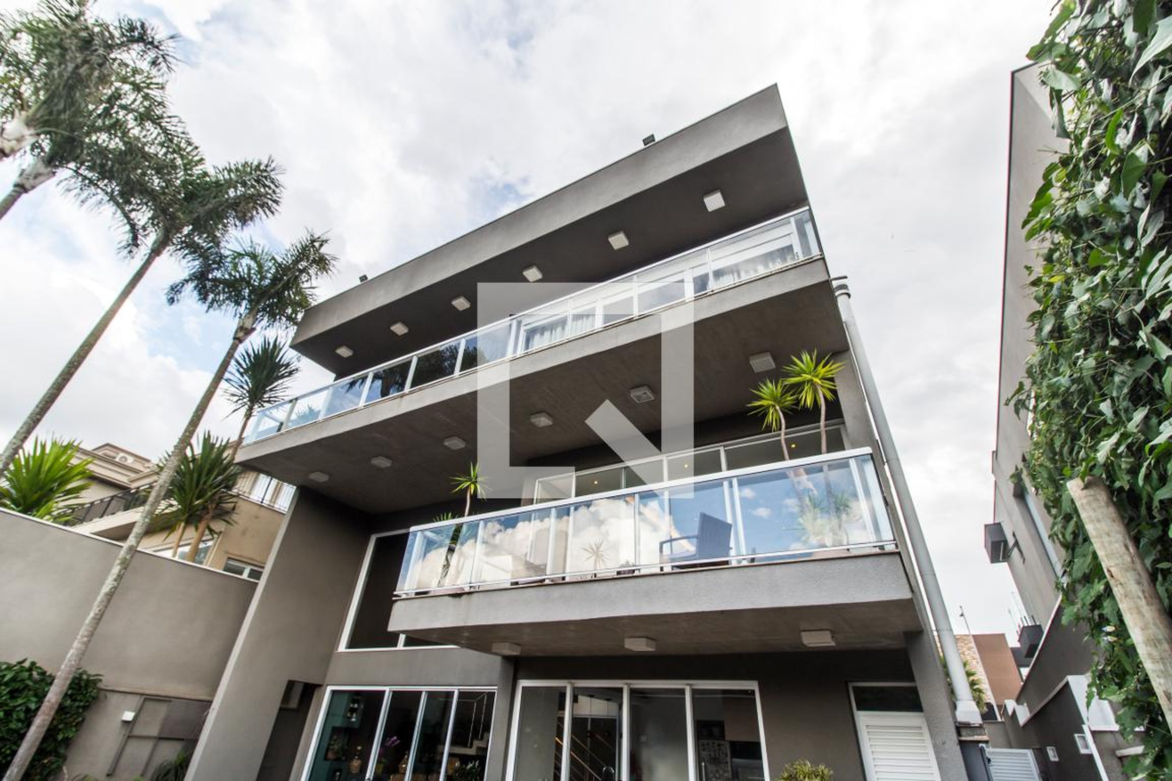 Fachada Condomínio em Alameda Julieta, 62