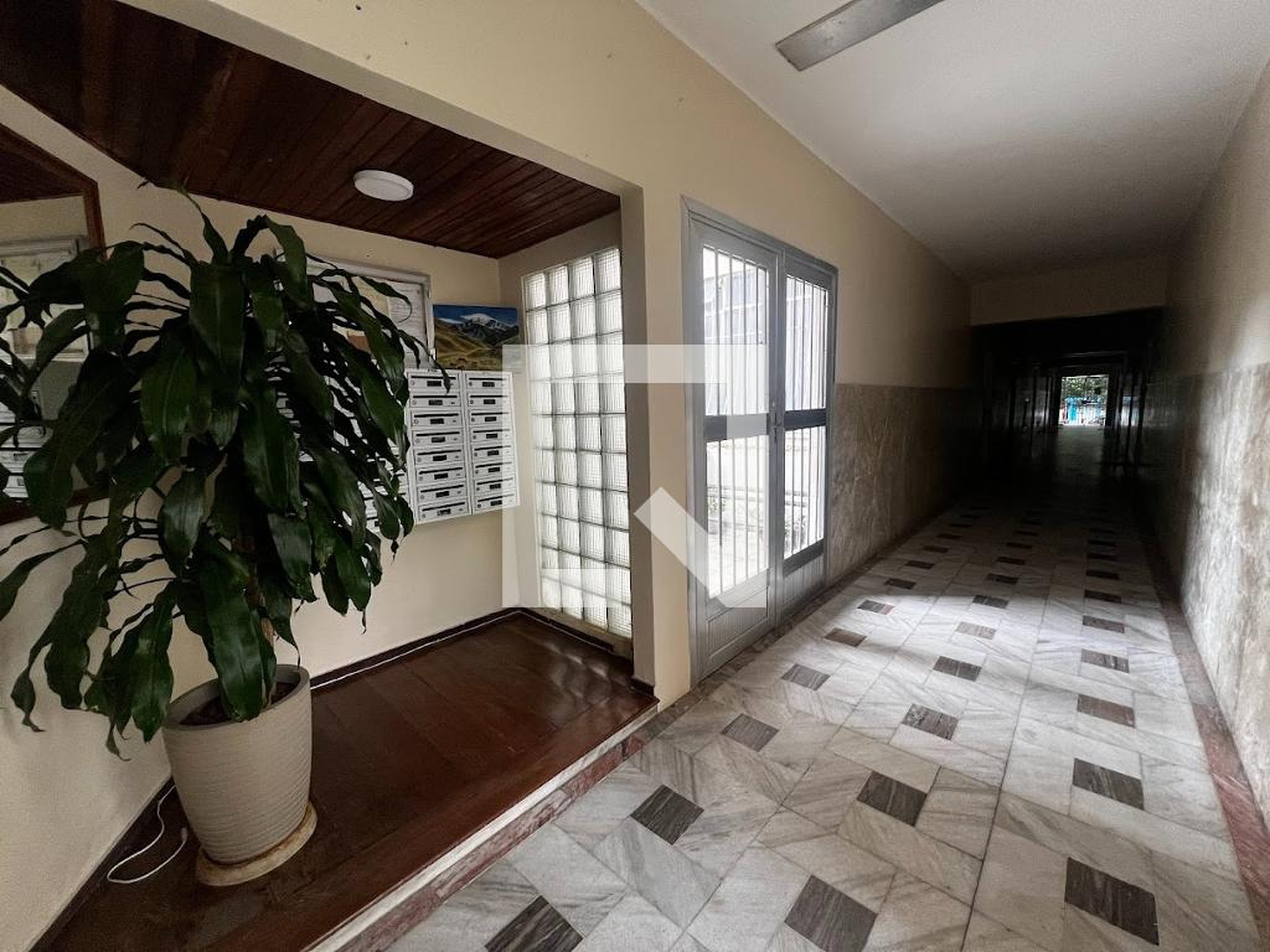 Hall - Edificio Mira Serra