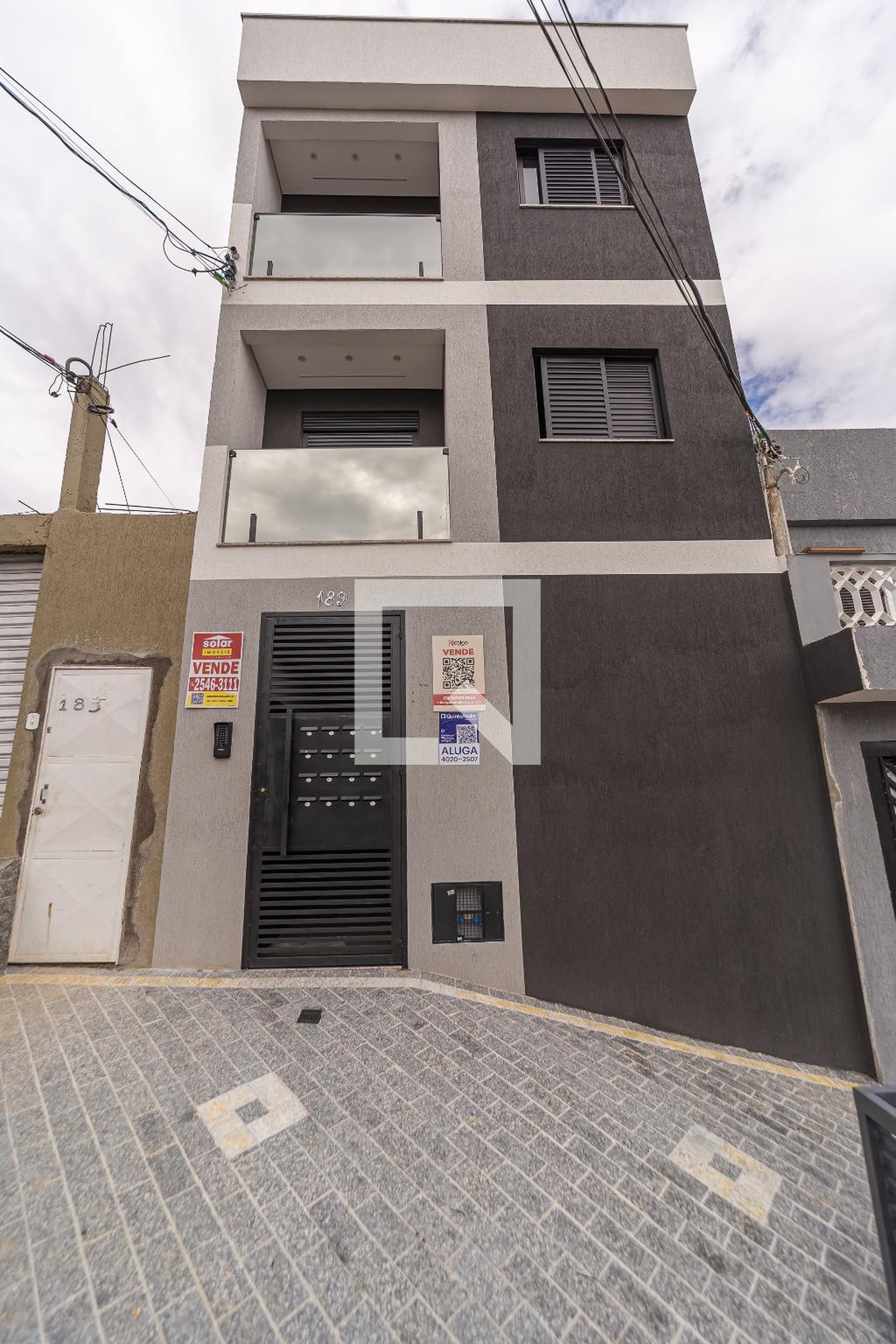 Fachada Condomínio em Rua Jaborandi, 189