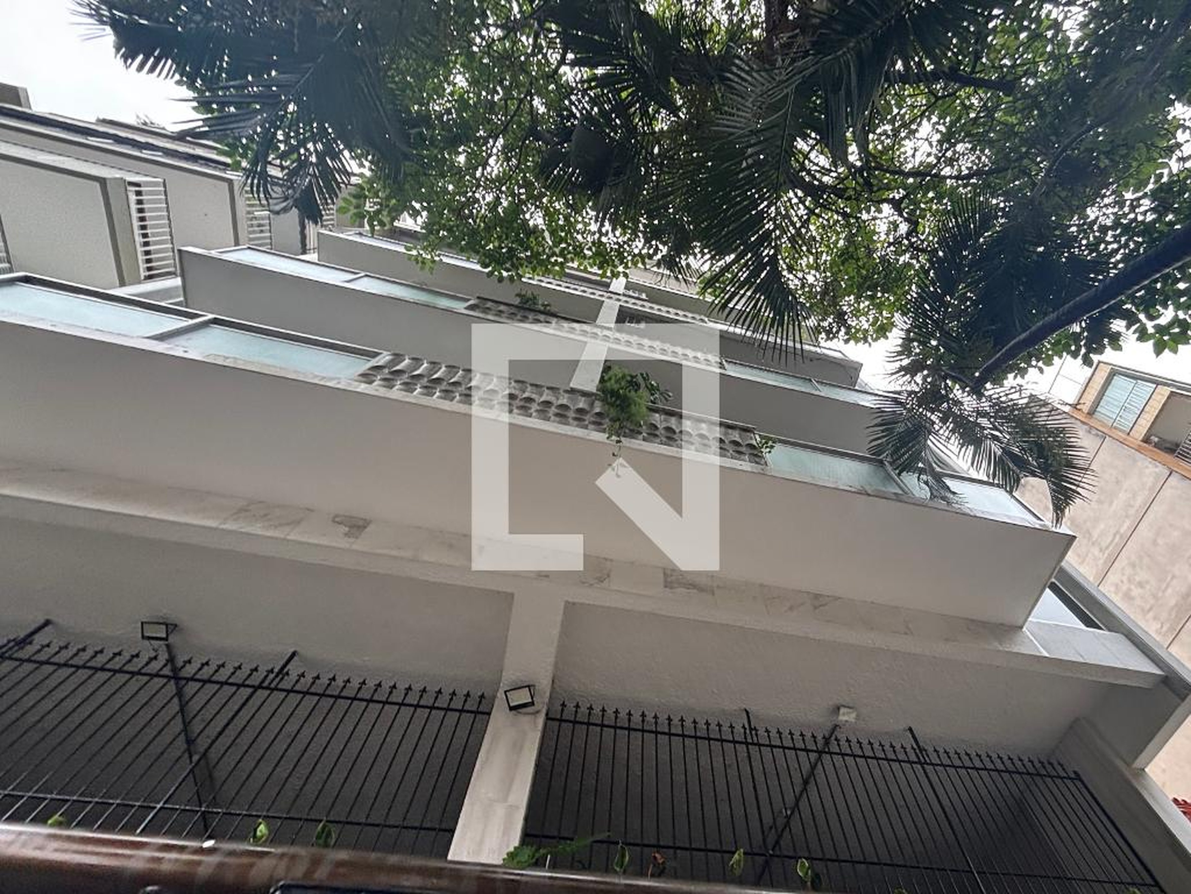 Fachada Condomínio em Rua Vitor Maúrtua, 11