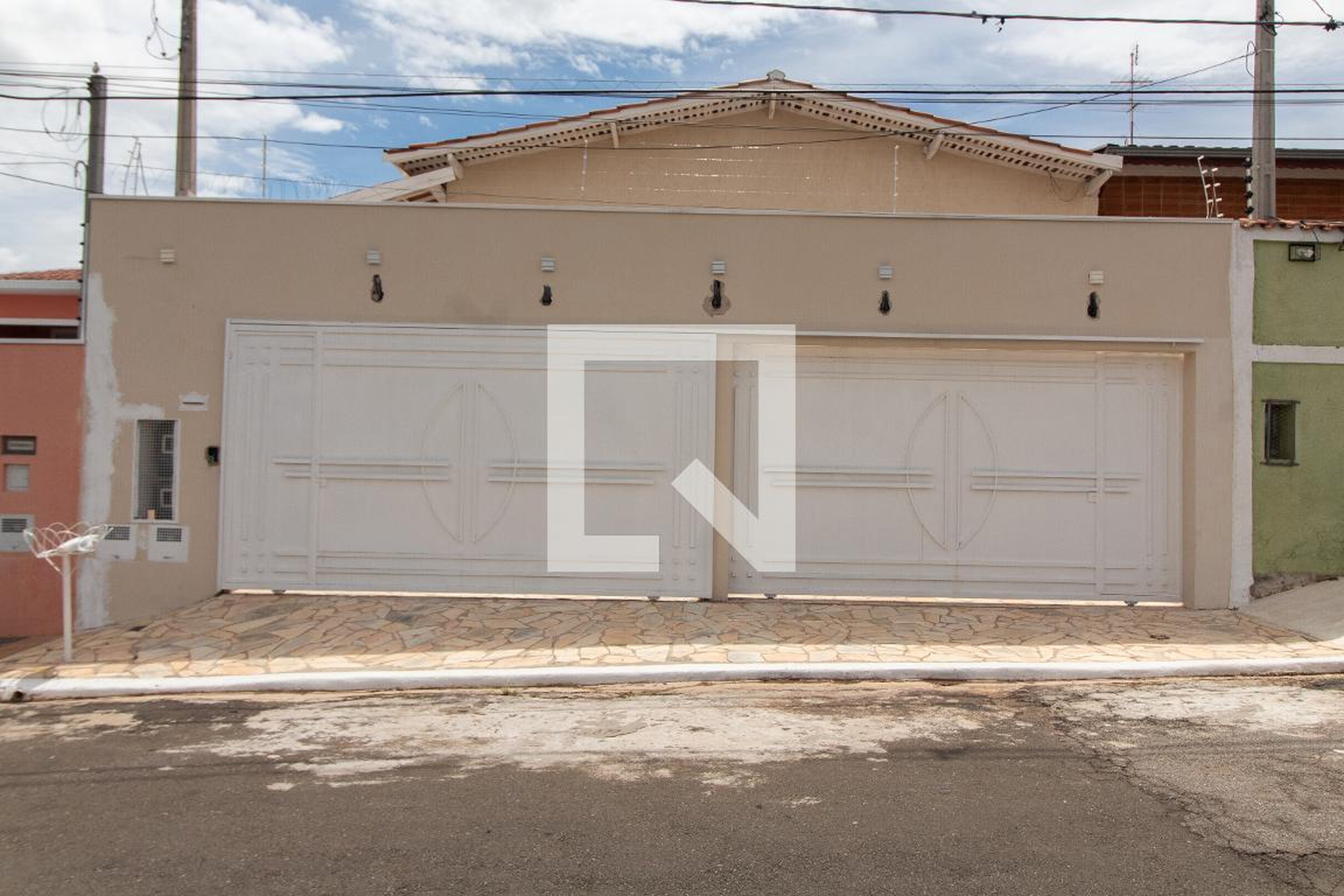 FACHADA Condomínio em Rua Ten Sebastião Gaia, 350