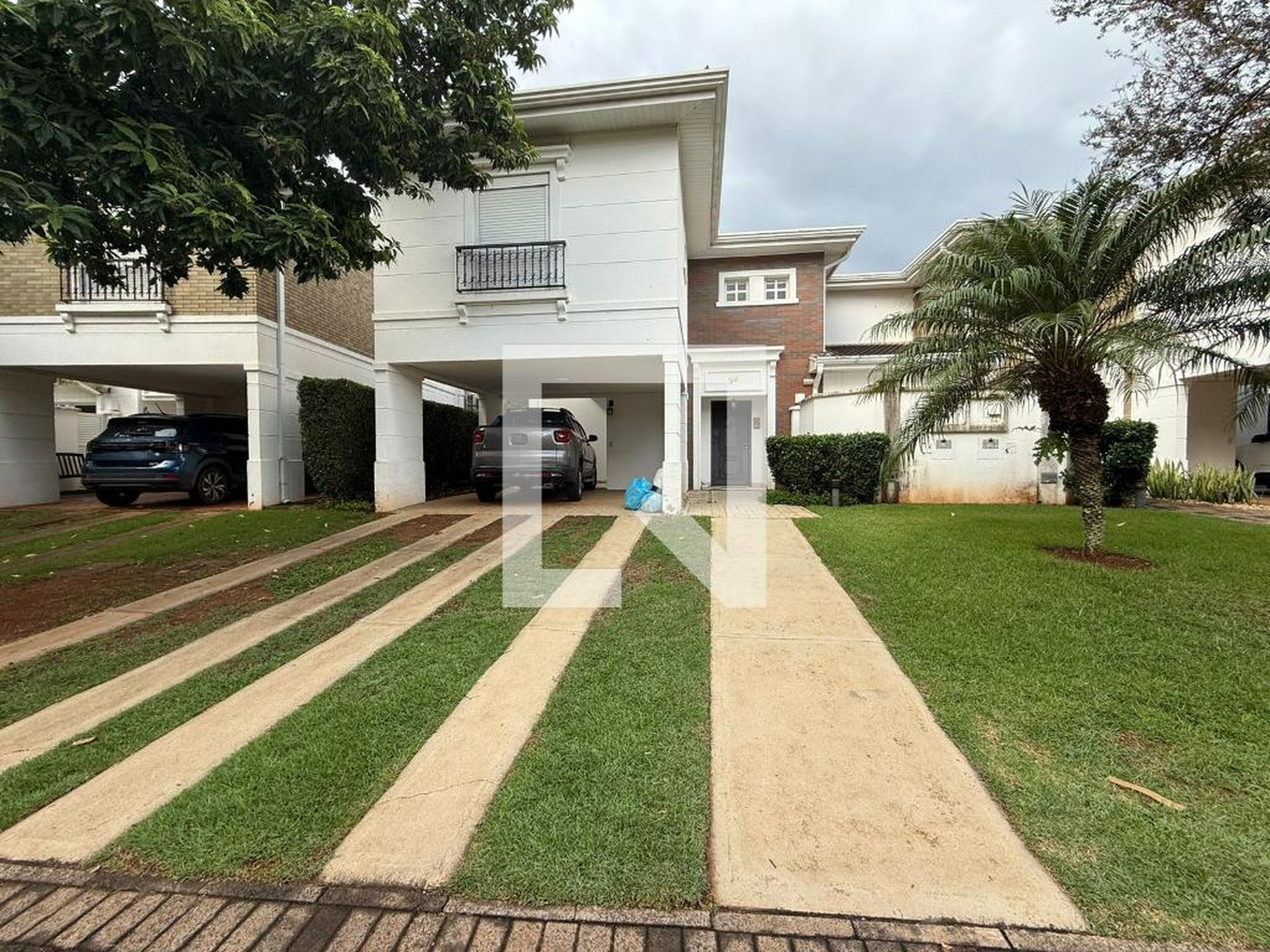 Fachada Condomínio em Avenida Professsor Adelar Mates, 172