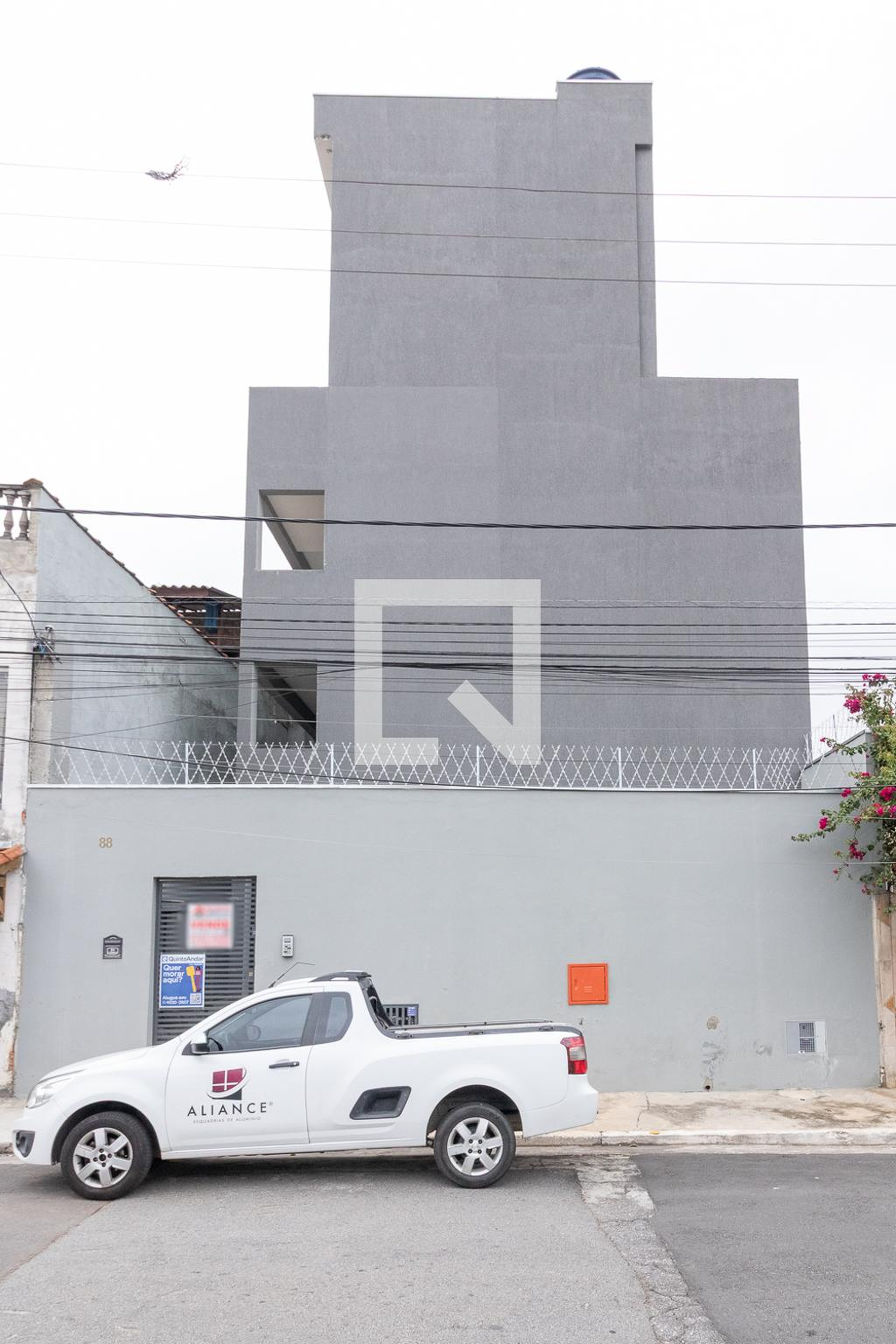 Fachada Condomínio em Rua Bartolomeu Esteves, 88