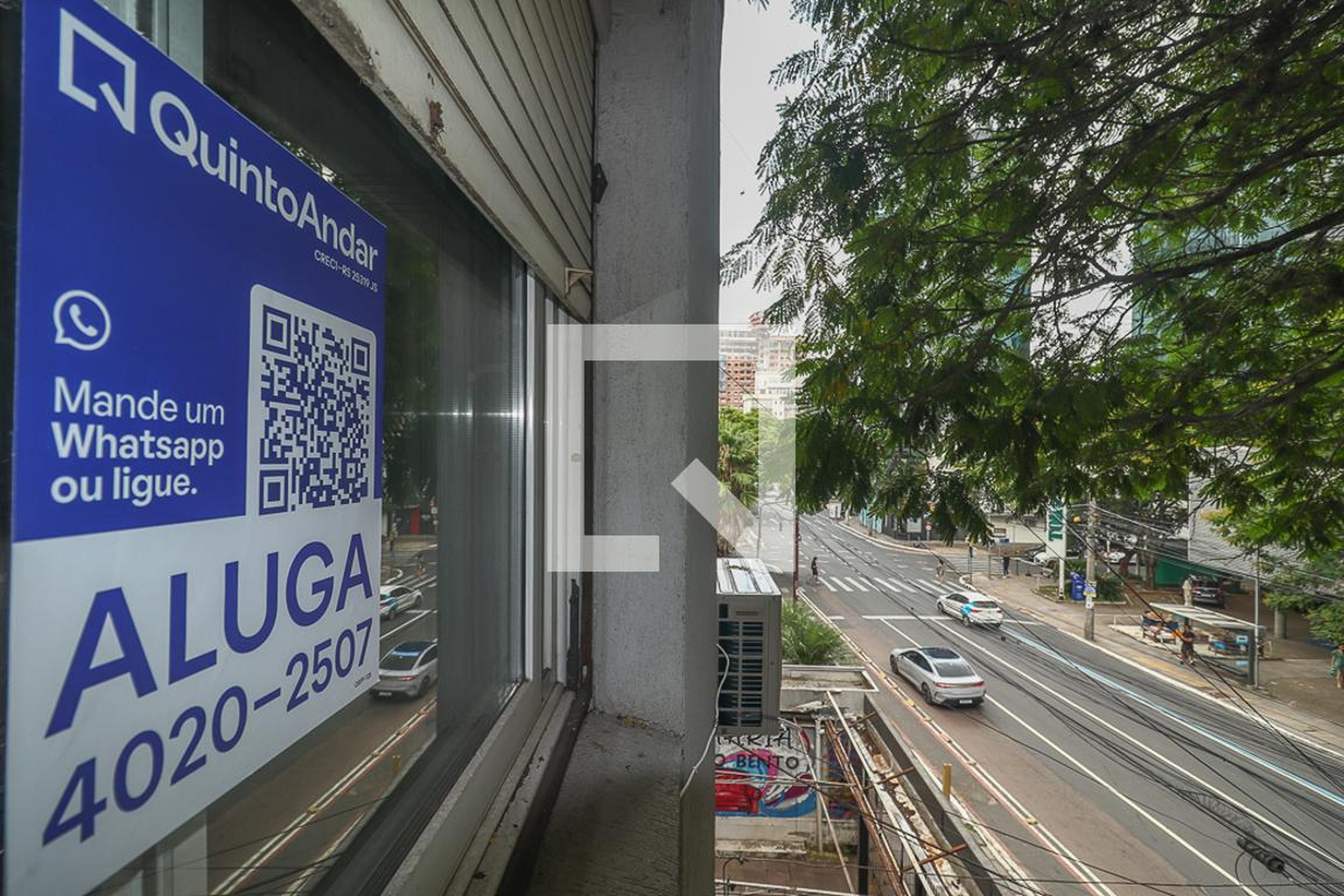 Fachada Condomínio em Rua 24 de Outubro, 1533