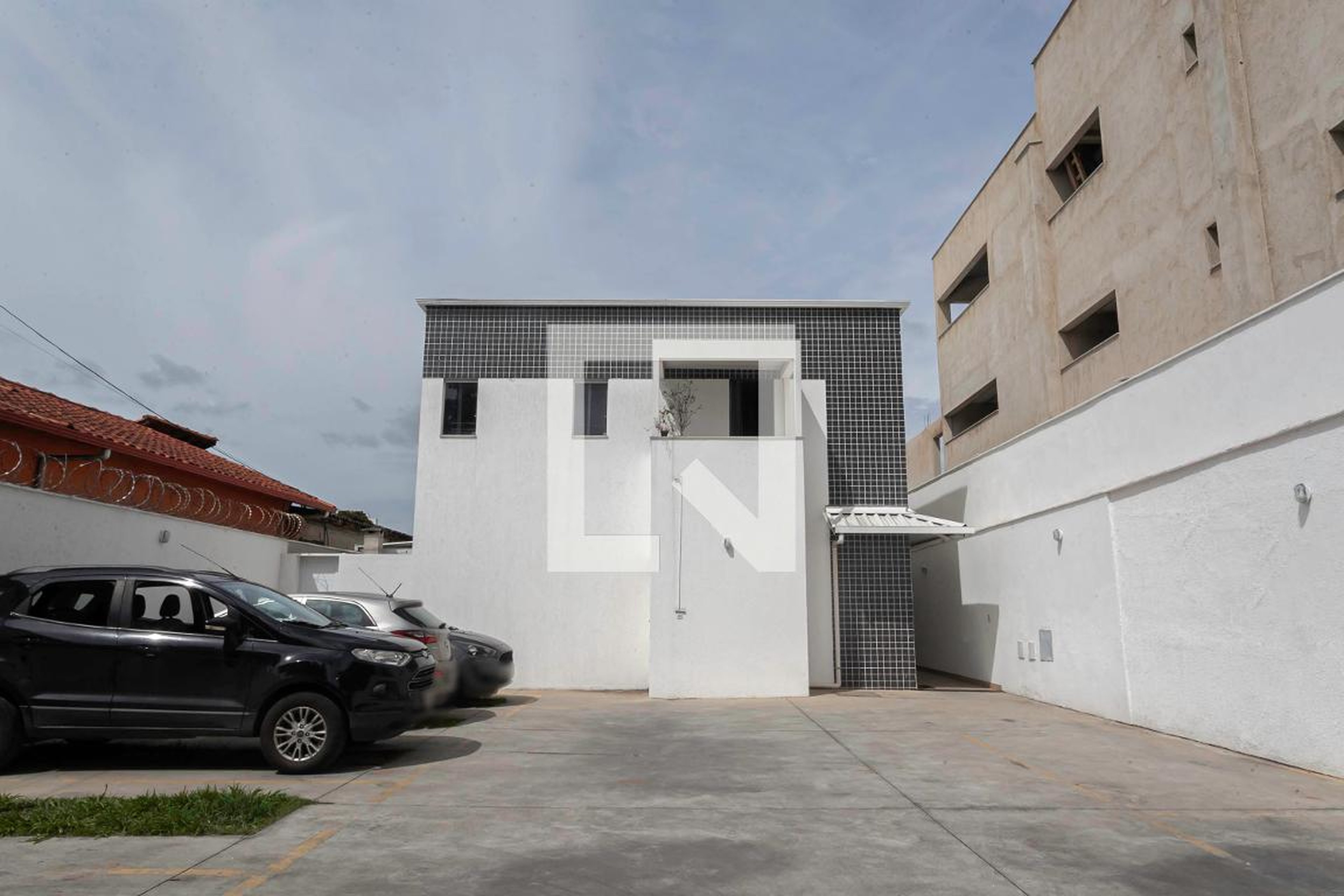 Fachada Condomínio em Avenida Joaquim Clemente, 195