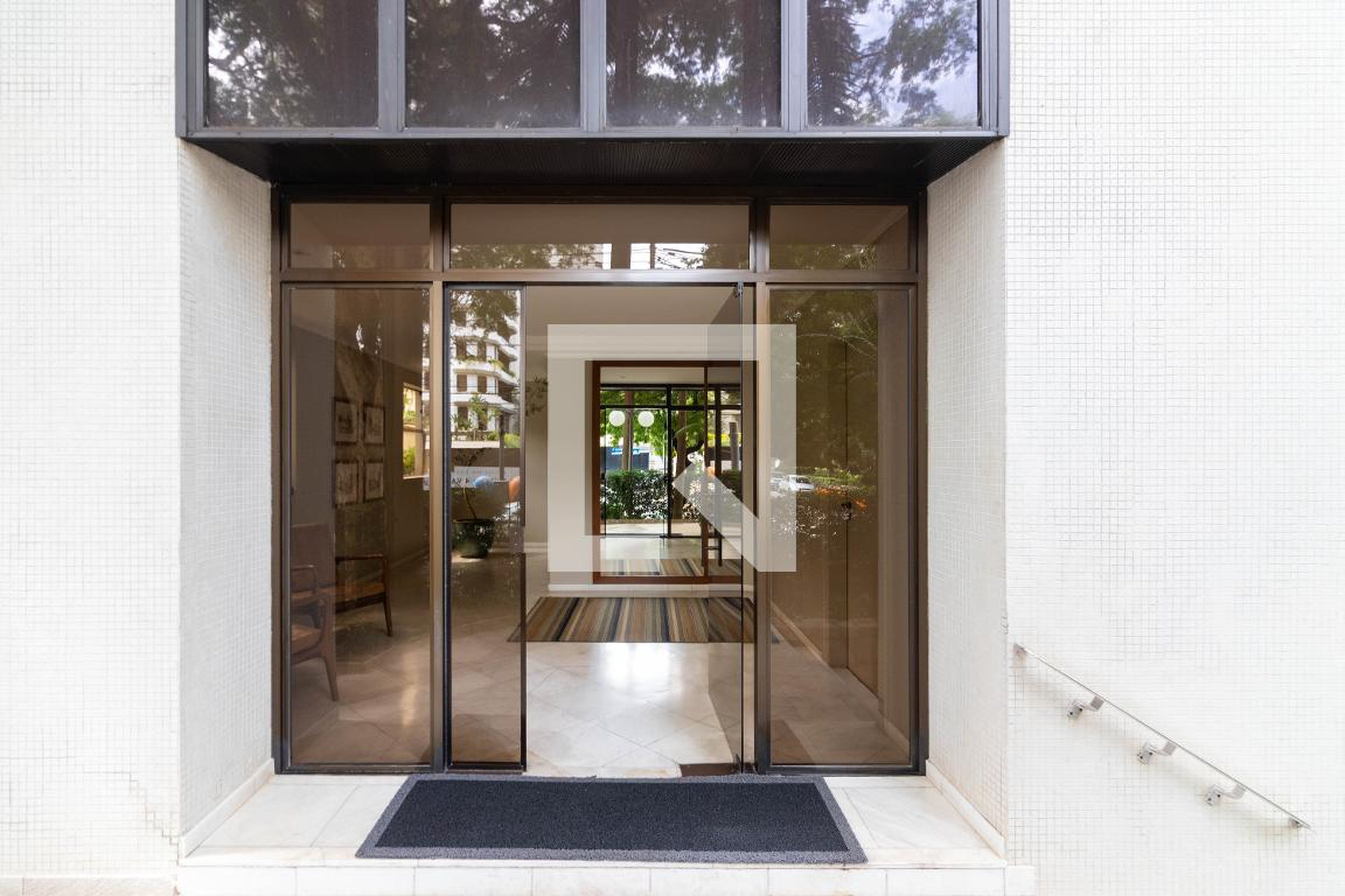 Entrada - Green Field