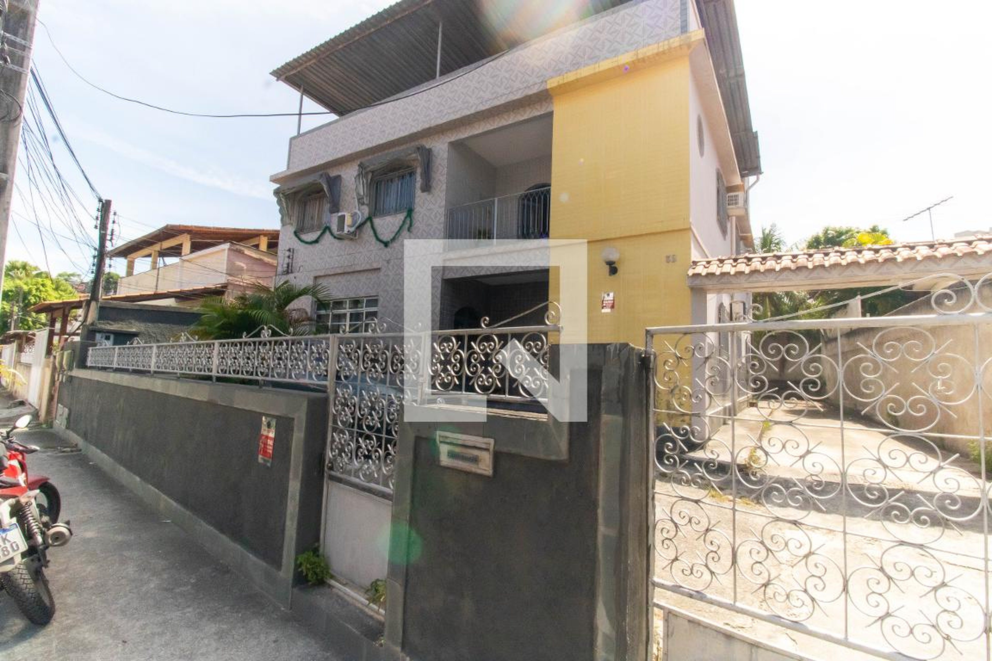 Fachada Condomínio em Rua Joaquim Norberto, 32