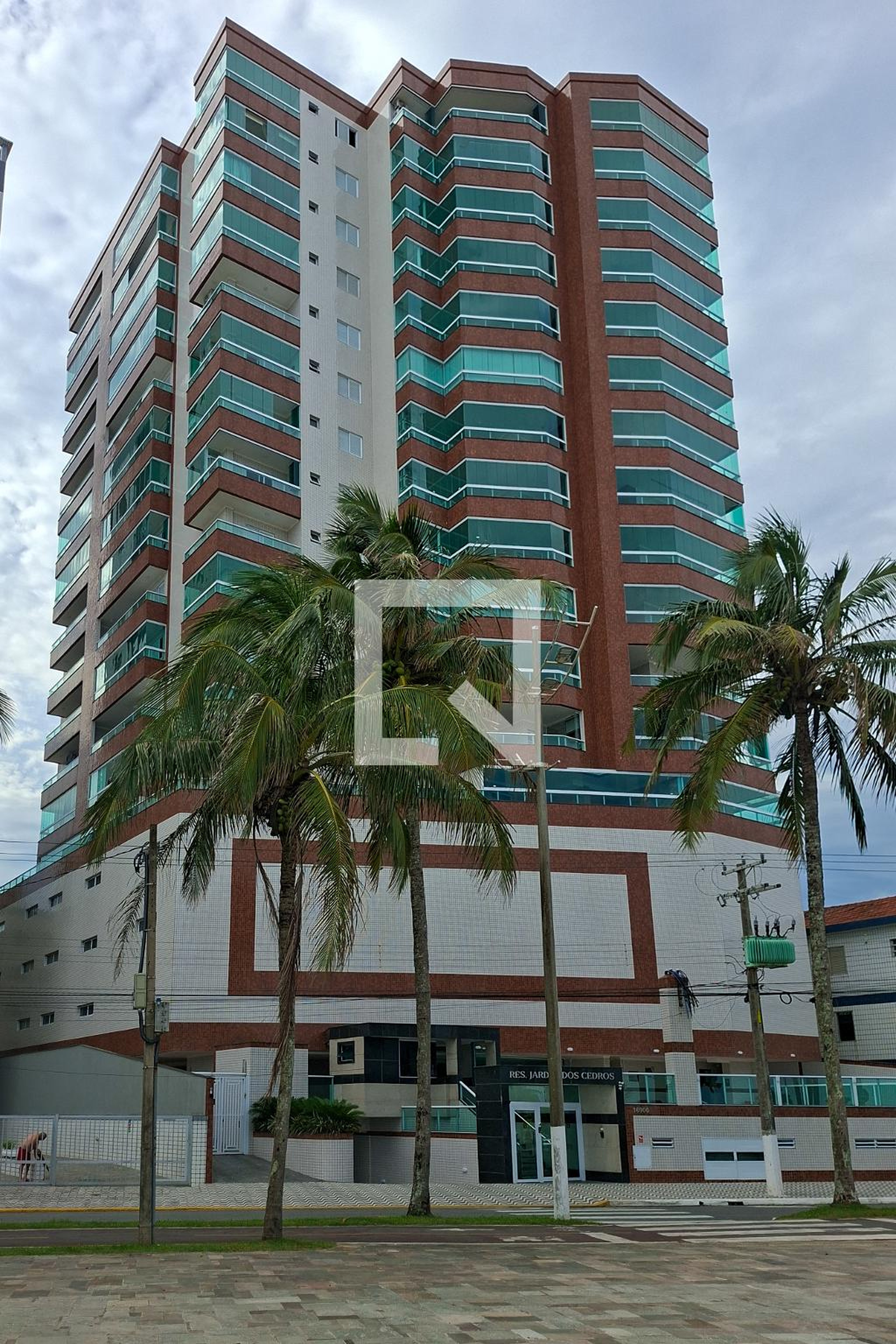 Fachada do Prédio Condomínio Jardim dos Cedros