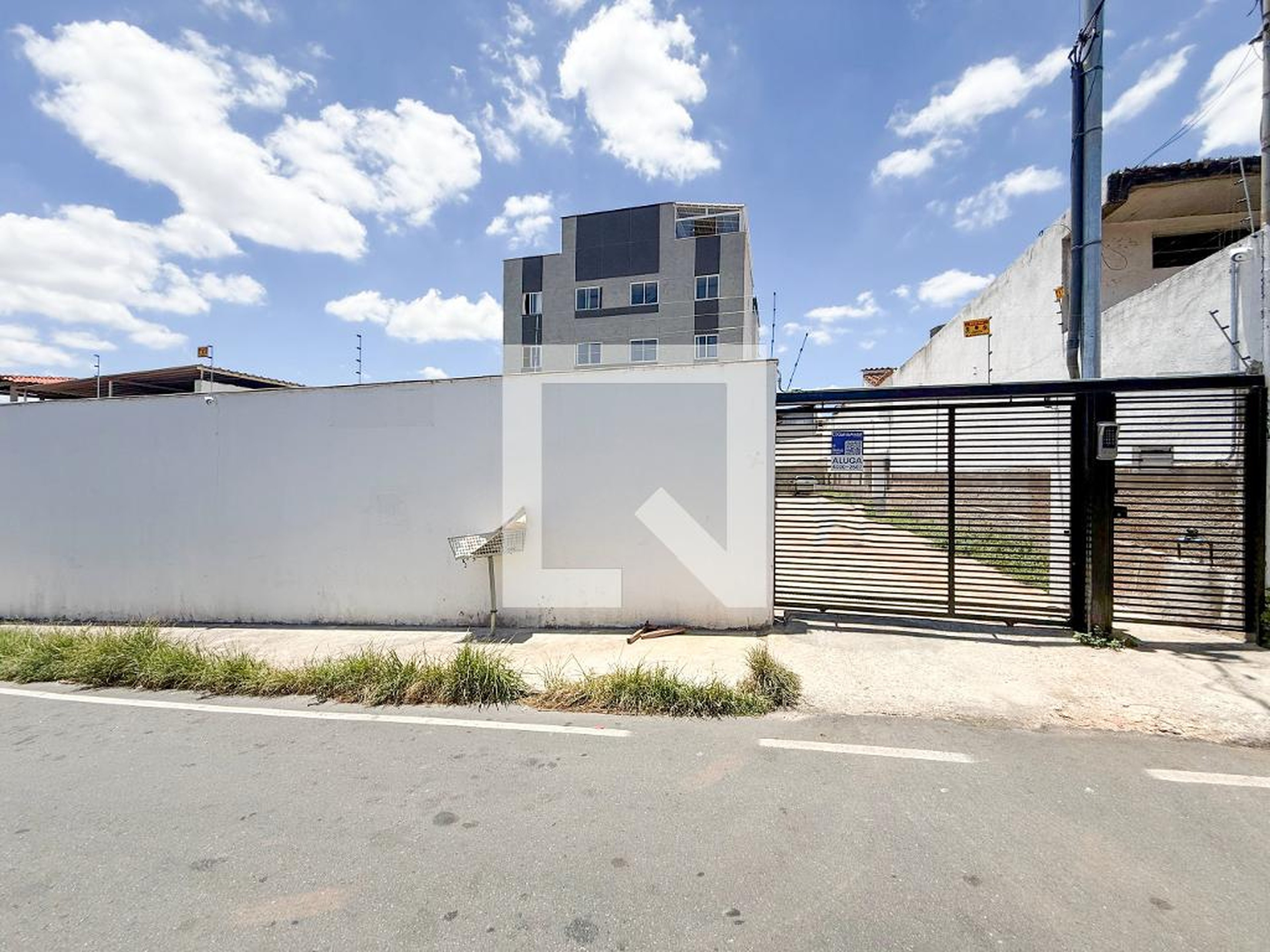 Fachada Condomínio em Rua Paraopeba, 133